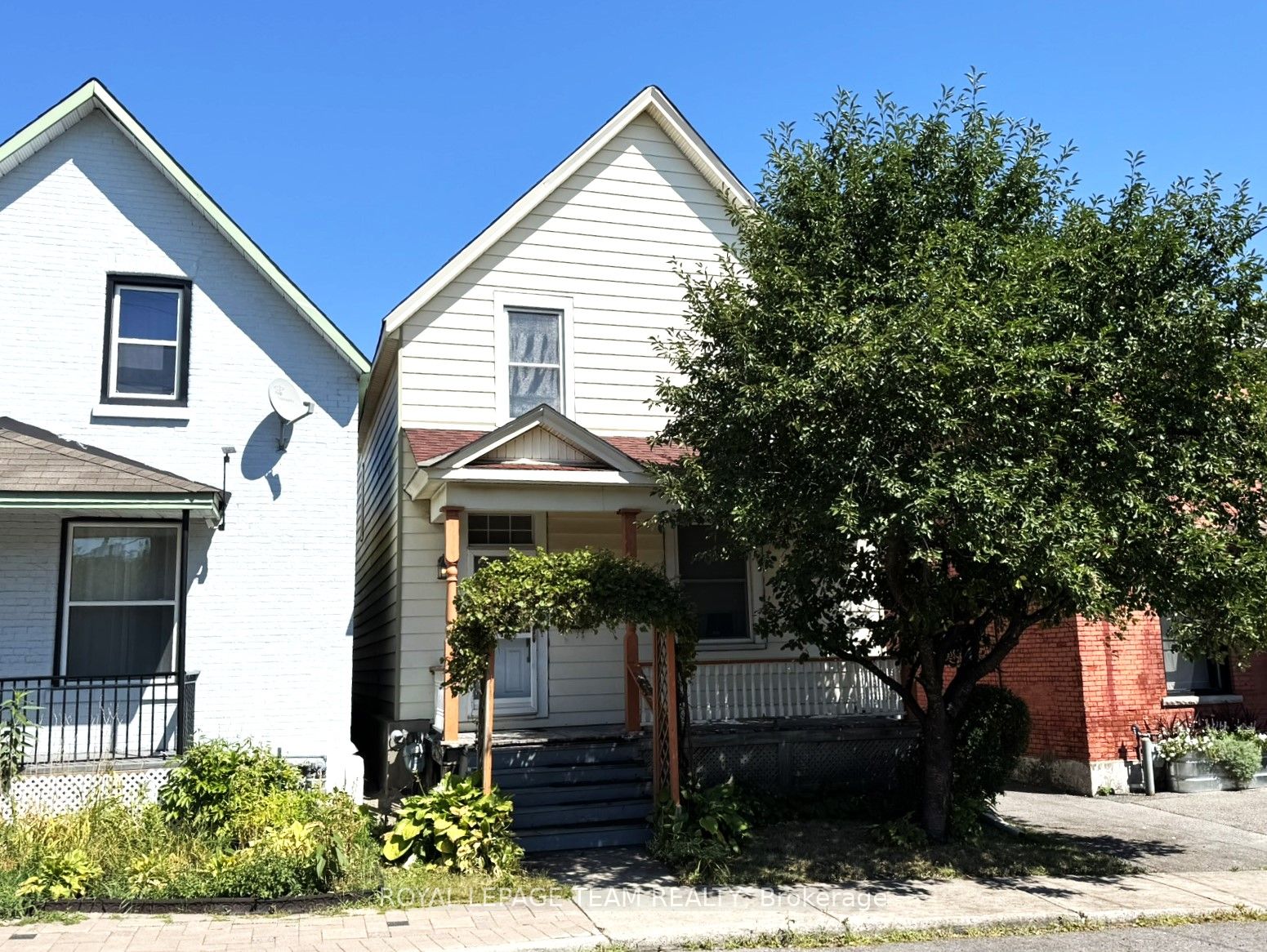 235 Cambridge Street N Property Photo 1