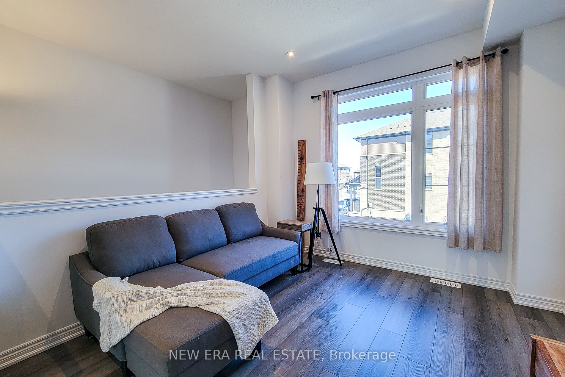 120 Court Drive 60 Property Photo 10
