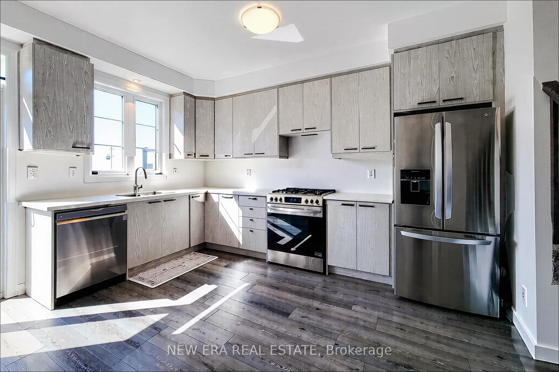 120 Court Drive 60 Property Photo 11