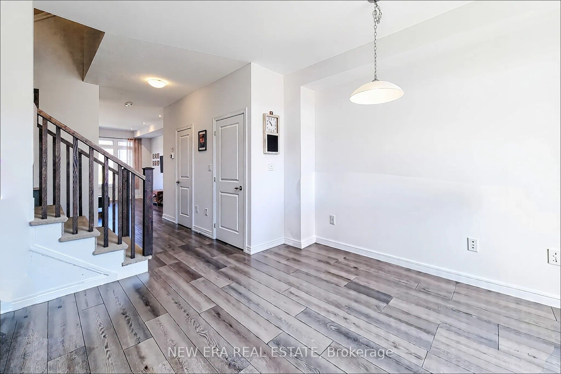 120 Court Drive 60 Property Photo 12