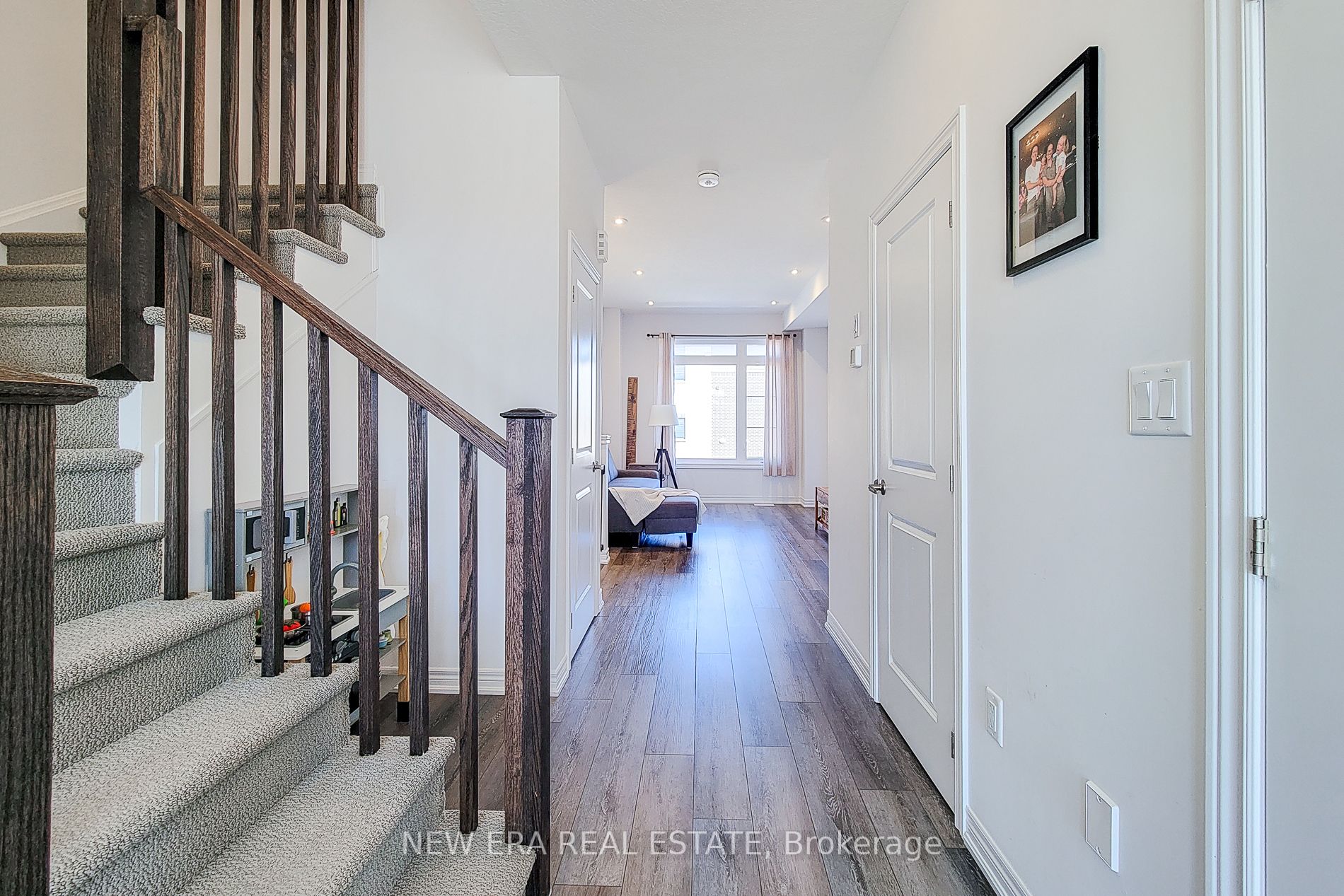 120 Court Drive 60 Property Photo 16