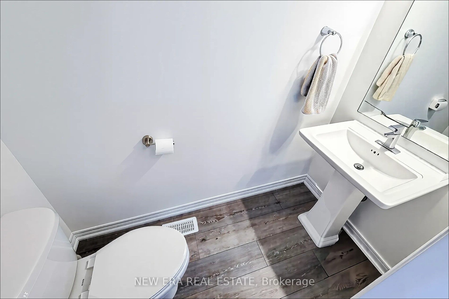 120 Court Drive 60 Property Photo 17