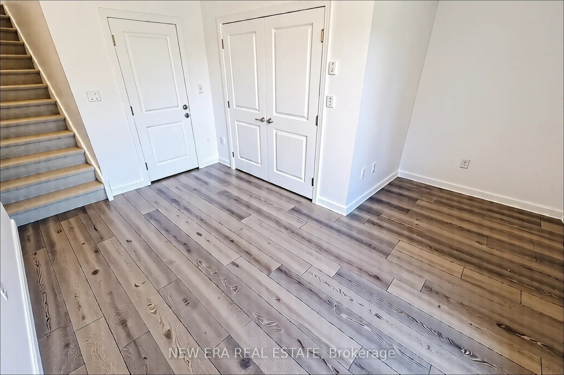 120 Court Drive 60 Property Photo 26