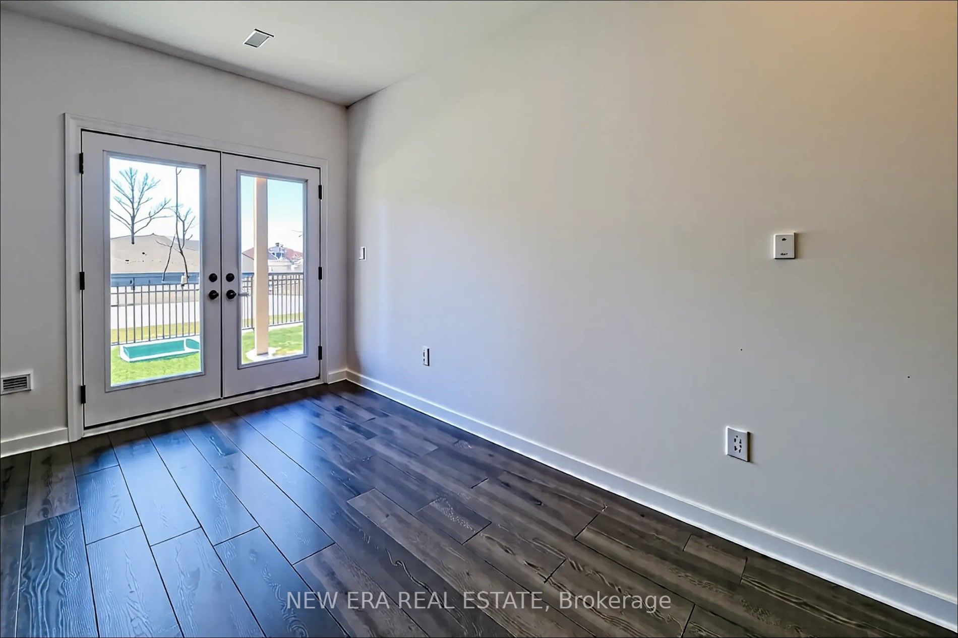 120 Court Drive 60 Property Photo 27