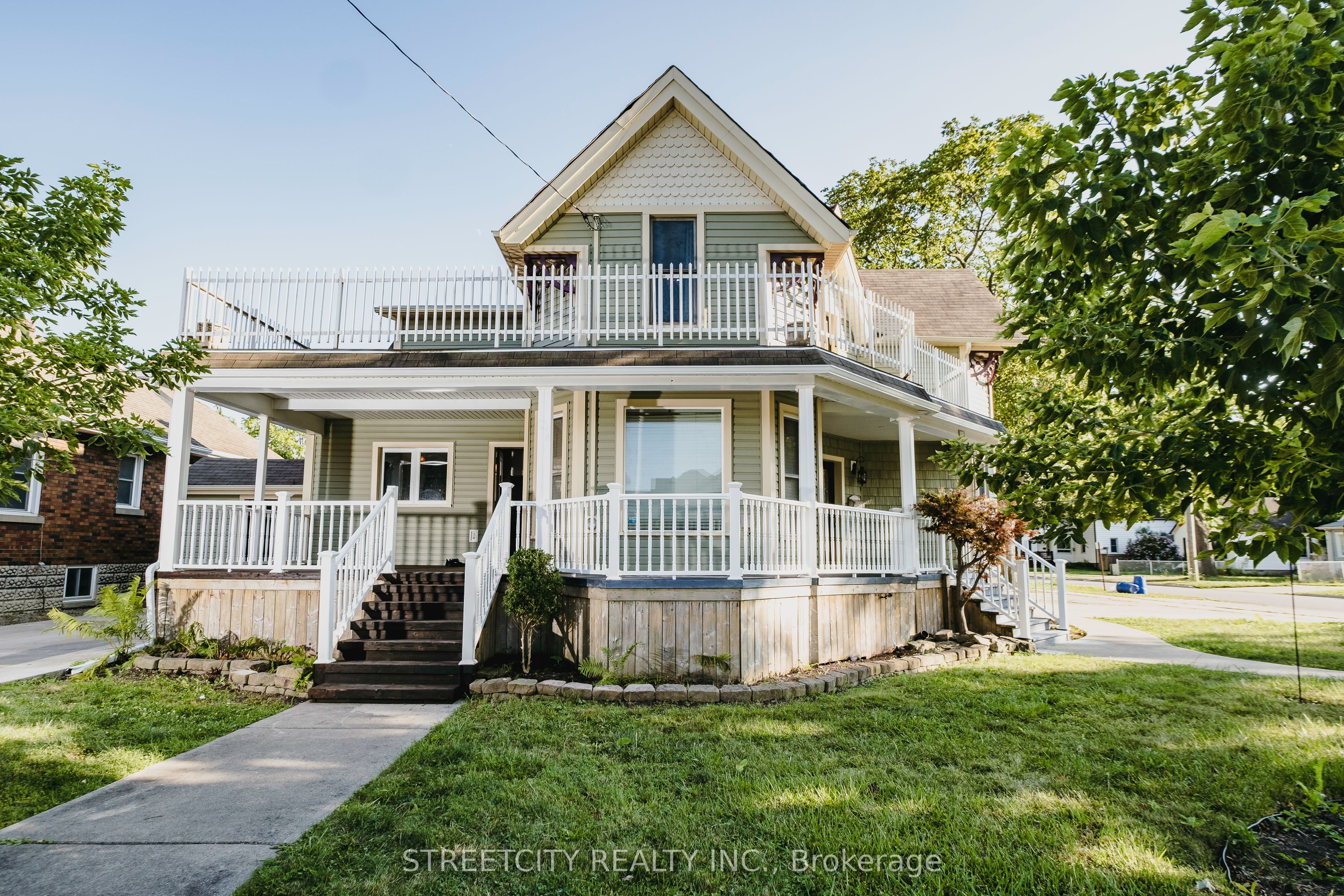 242 Emma Street Property Photo 1