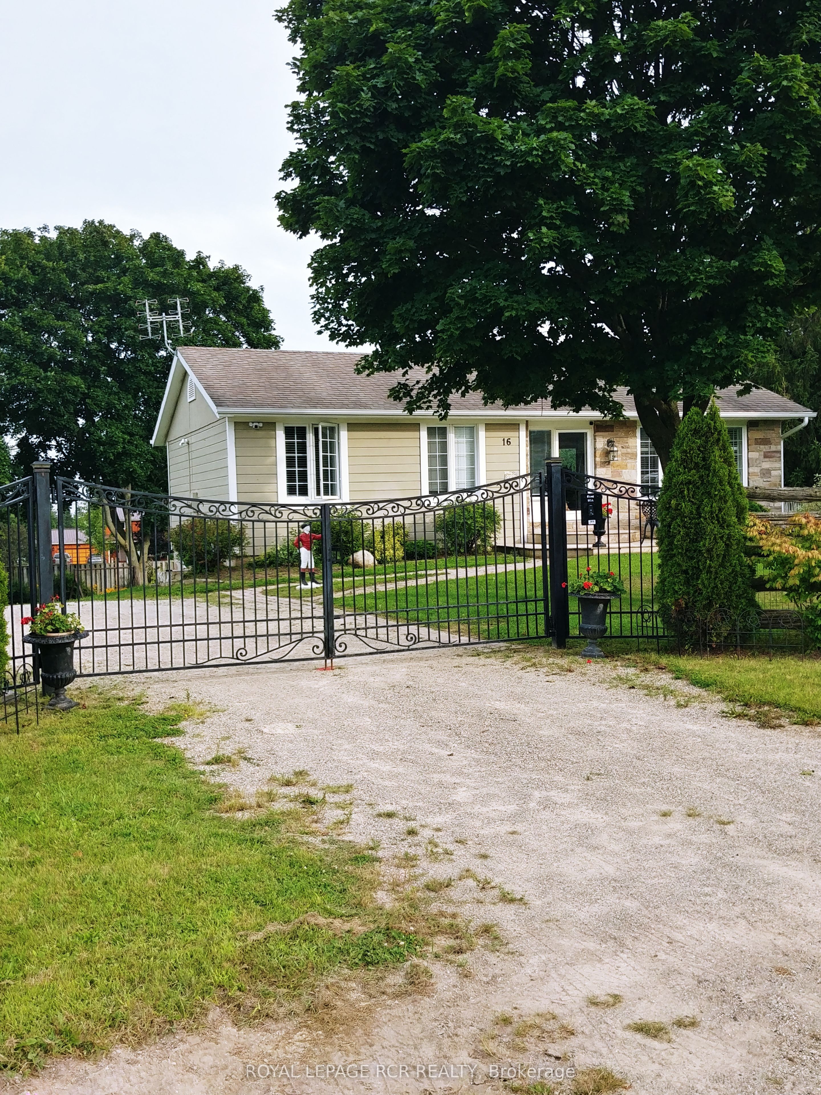 16 Barbour Drive Property Photo 1
