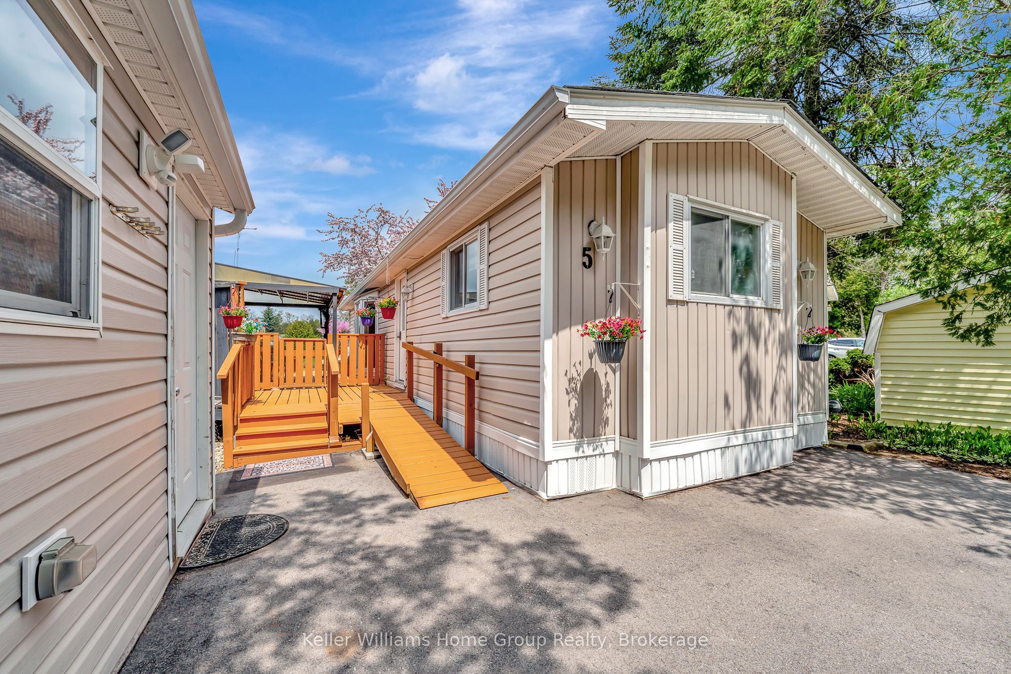 5 Bush Lane Property Photo 1