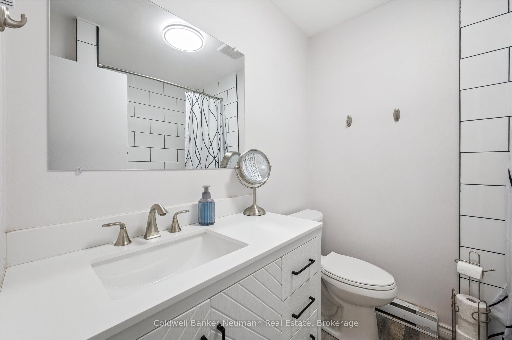 453 Albert Street 14 Property Photo 18