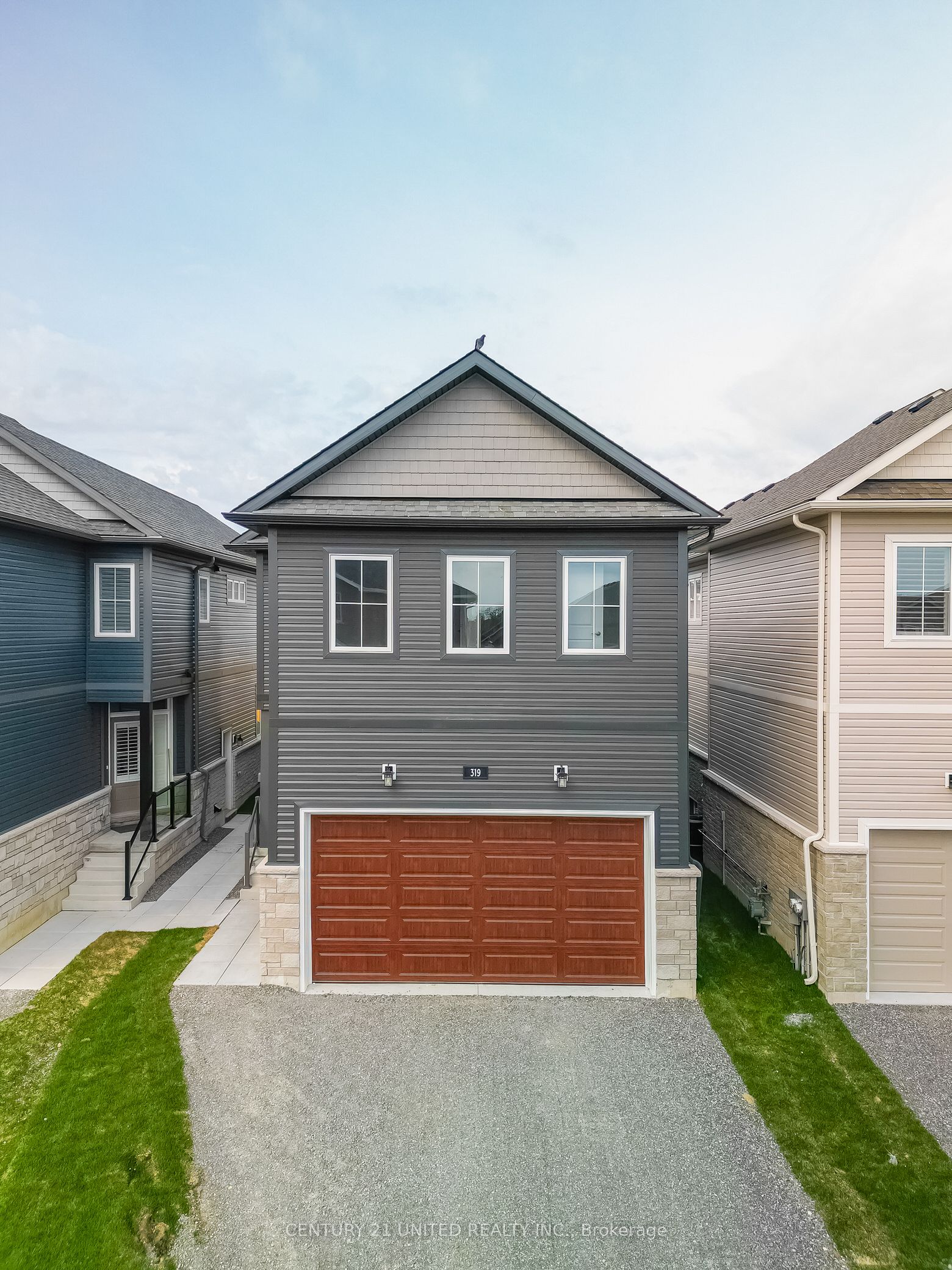 319 Mullighan Gardens Property Photo 1