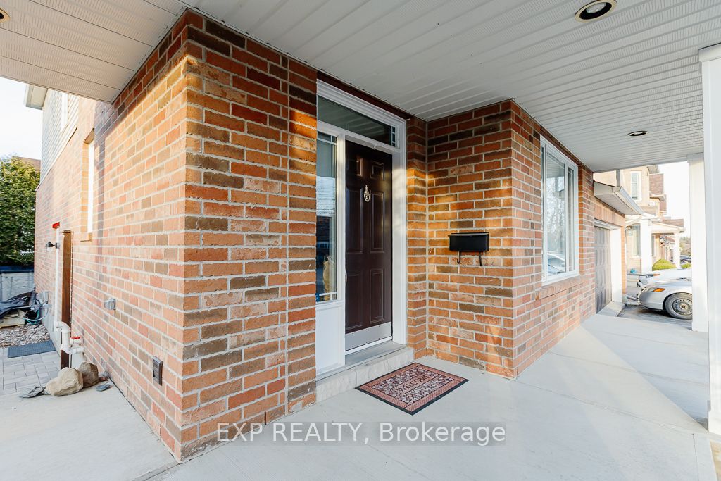 194 Willow Creek Circle Property Photo 1