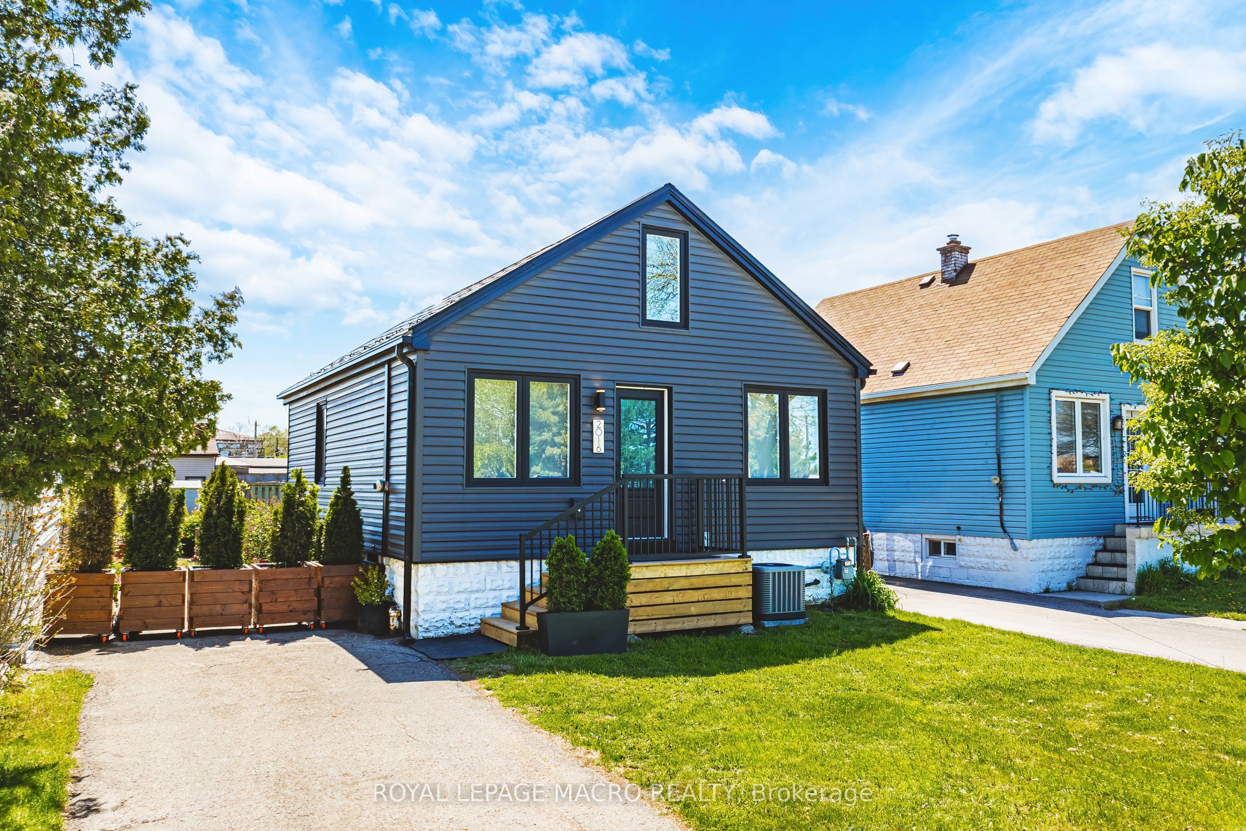 2016 Barton Street E Property Photo 1