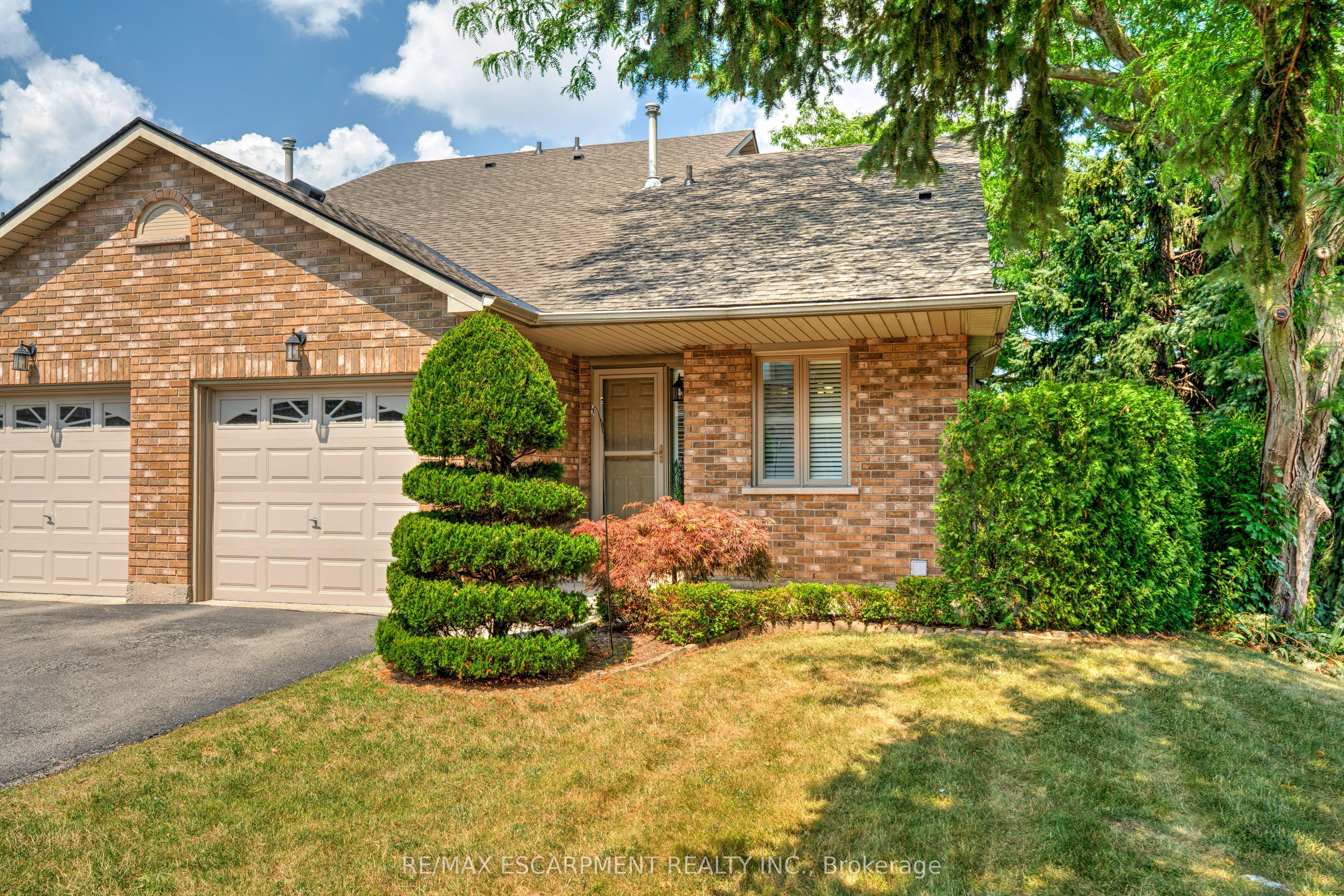 2774 King St E Property Photo 1