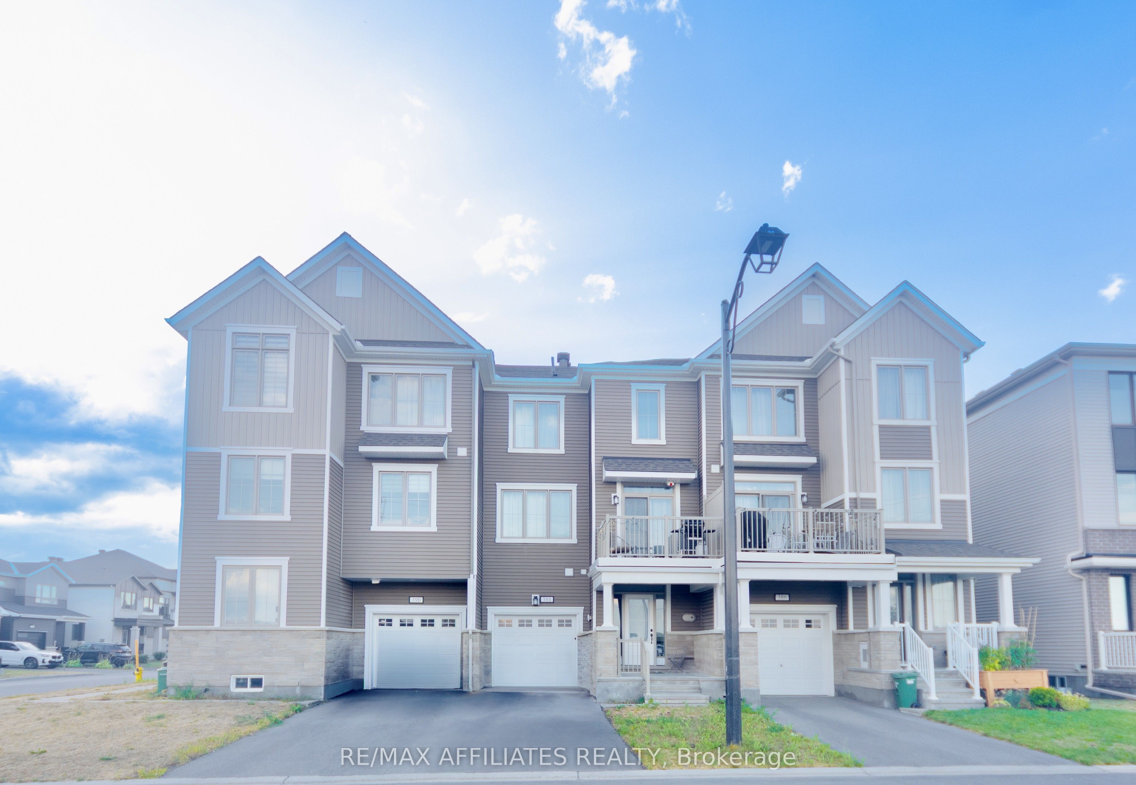 388 Aphelion Crescent Property Photo 1
