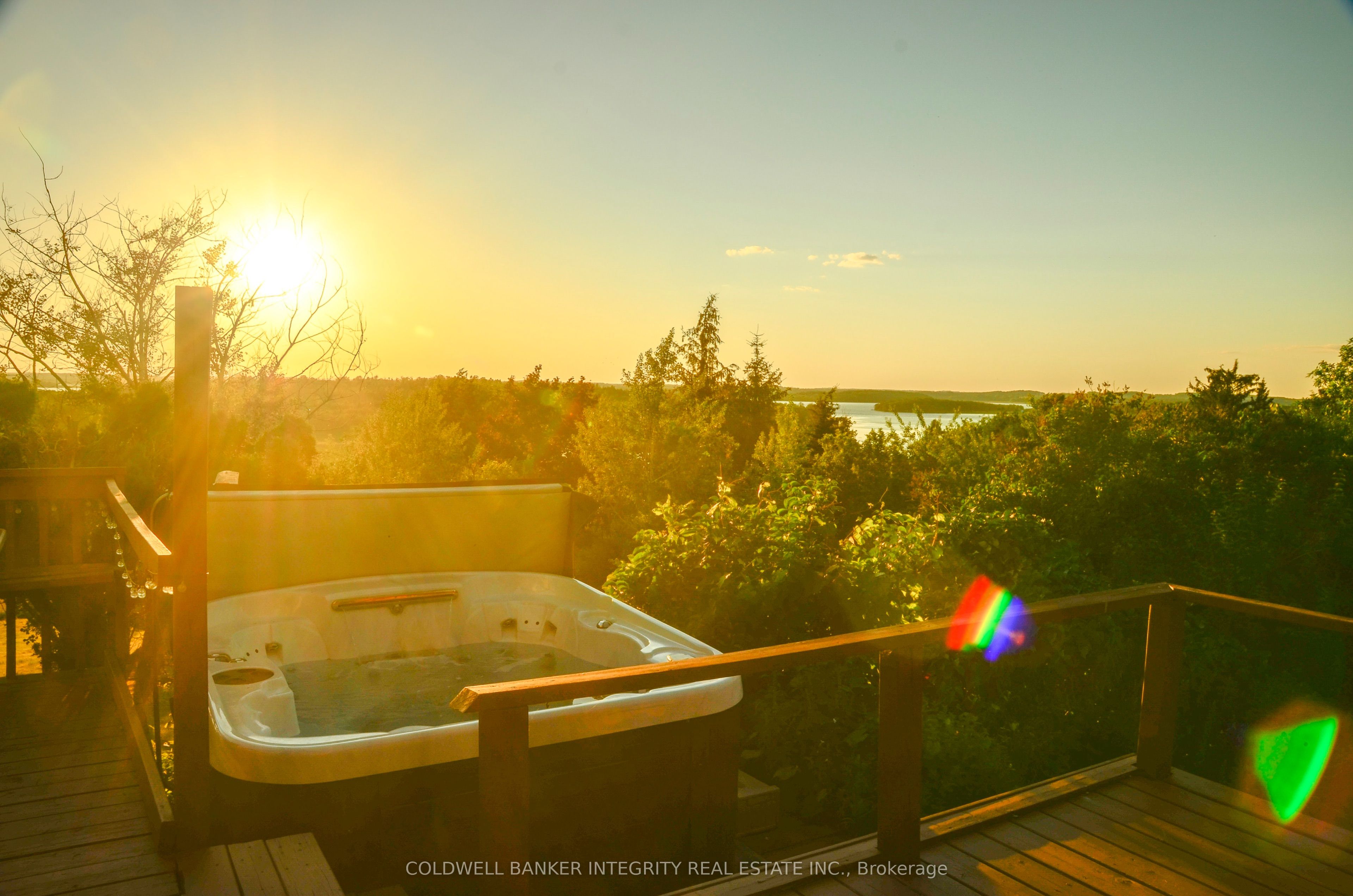 426 Sunset Cres Property Photo 1