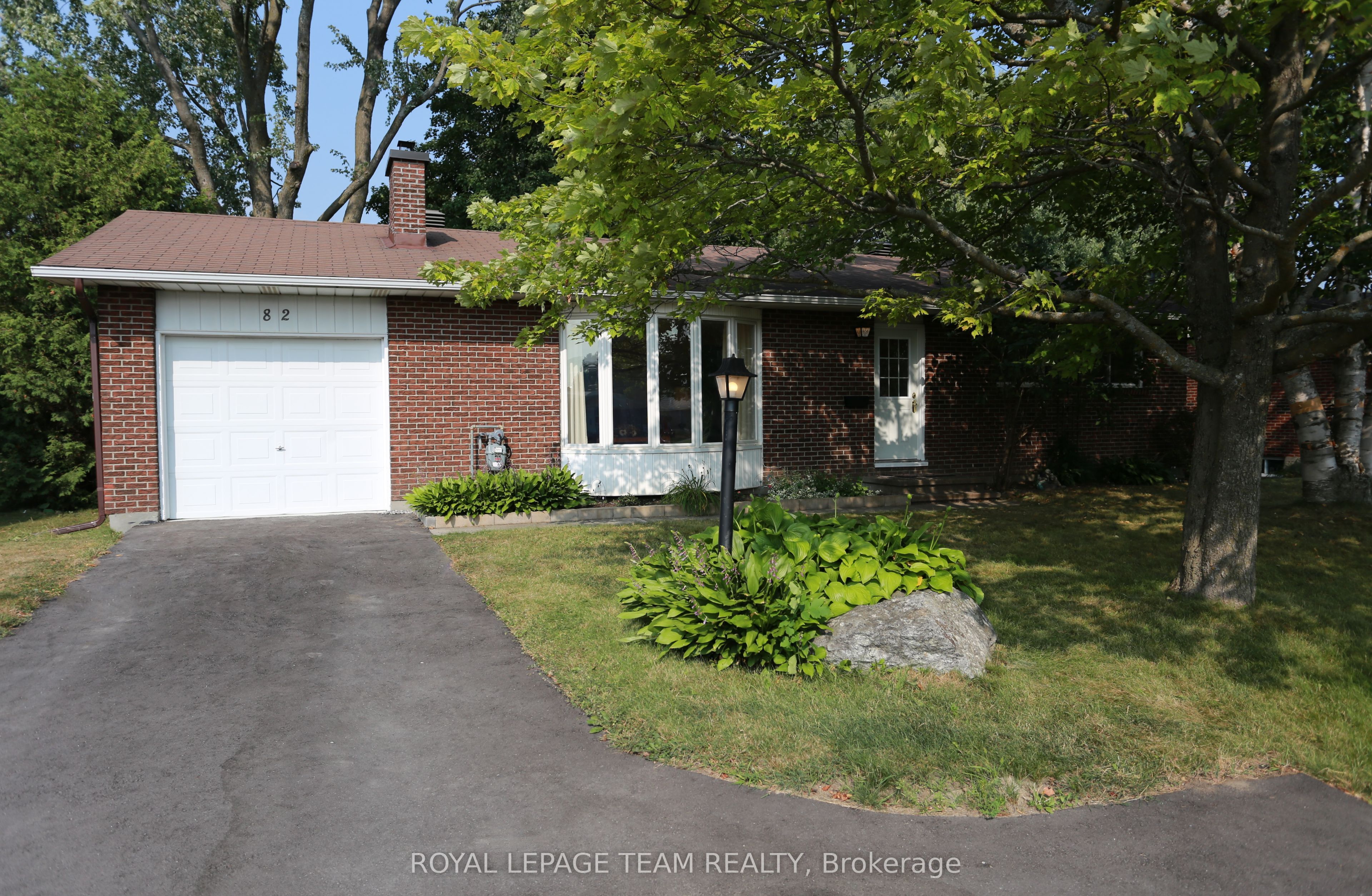 82 Maitland Street S Property Photo 2