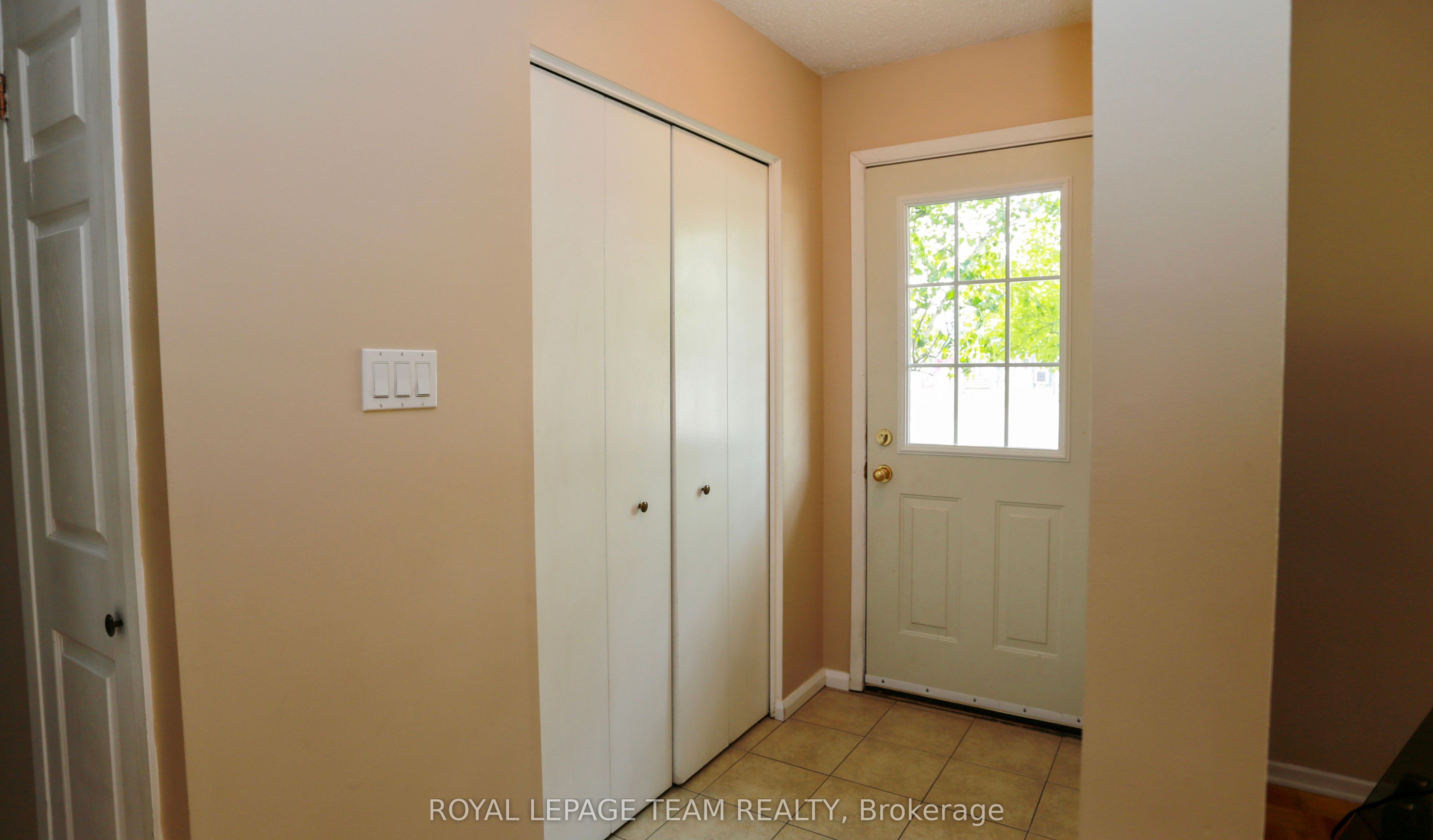 82 Maitland Street S Property Photo 3