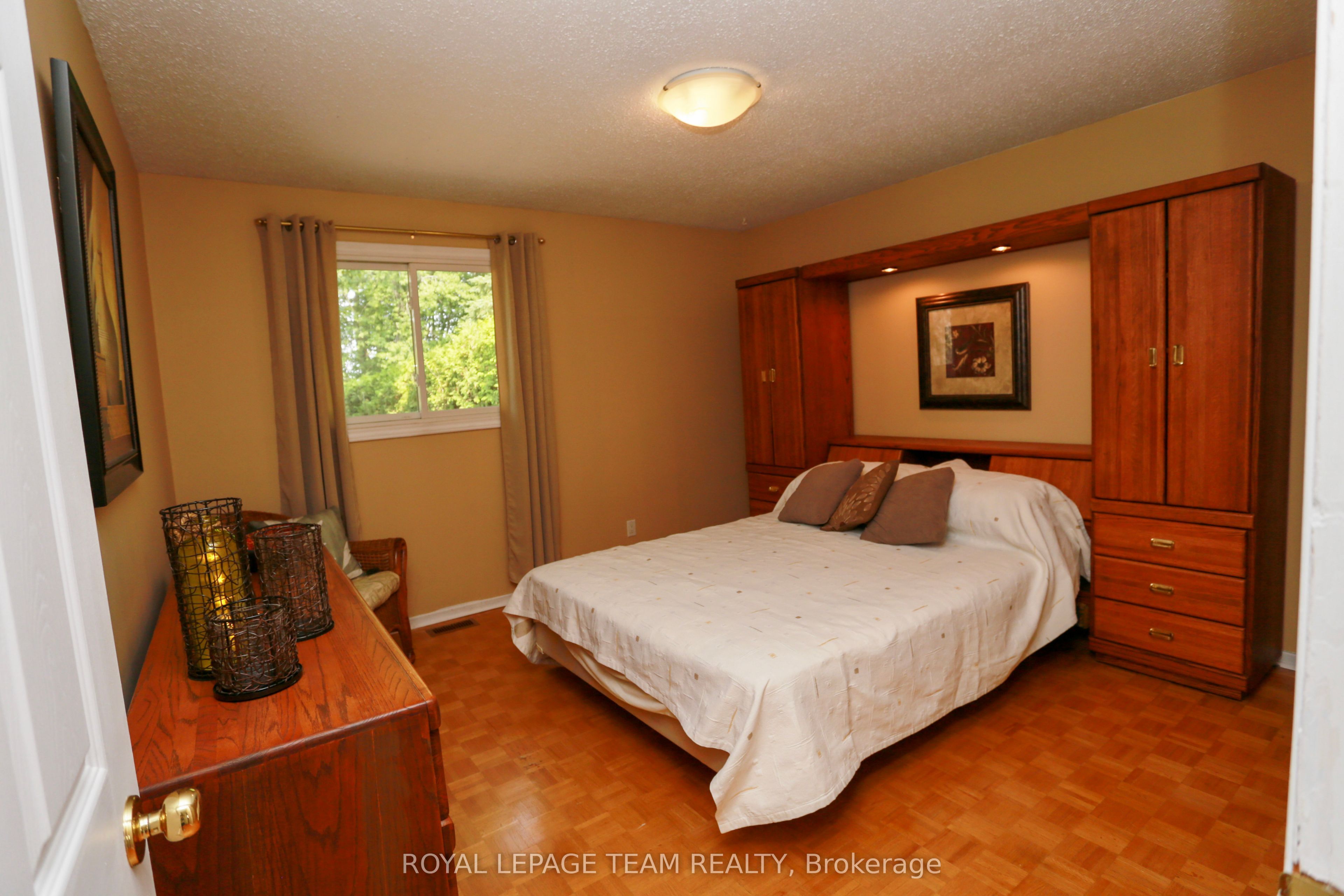 82 Maitland Street S Property Photo 14