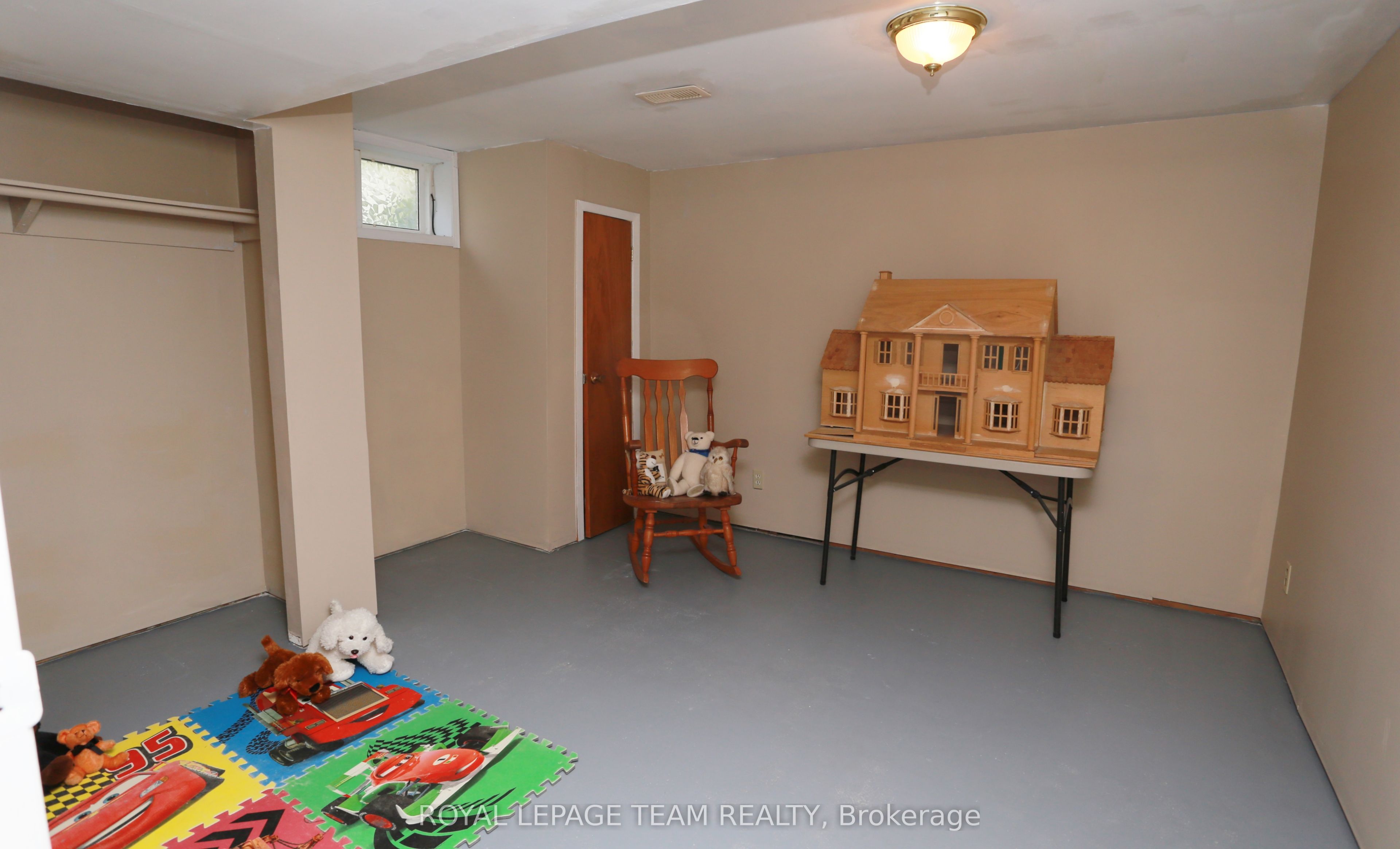 82 Maitland Street S Property Photo 28