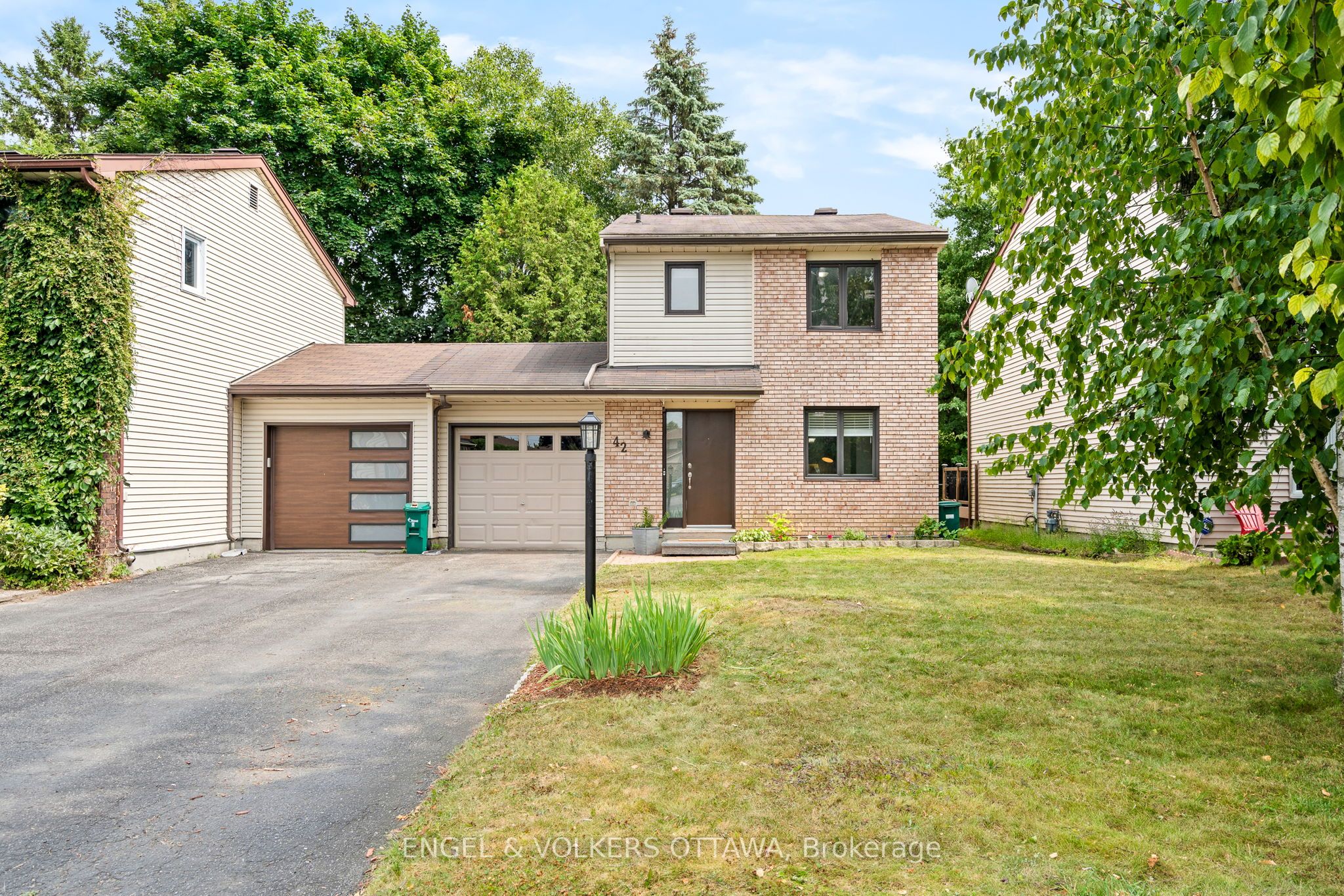 42 Henfield Avenue Property Photo 1