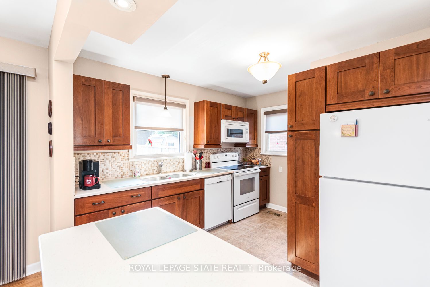 321 East 15th Street Property Photo 14