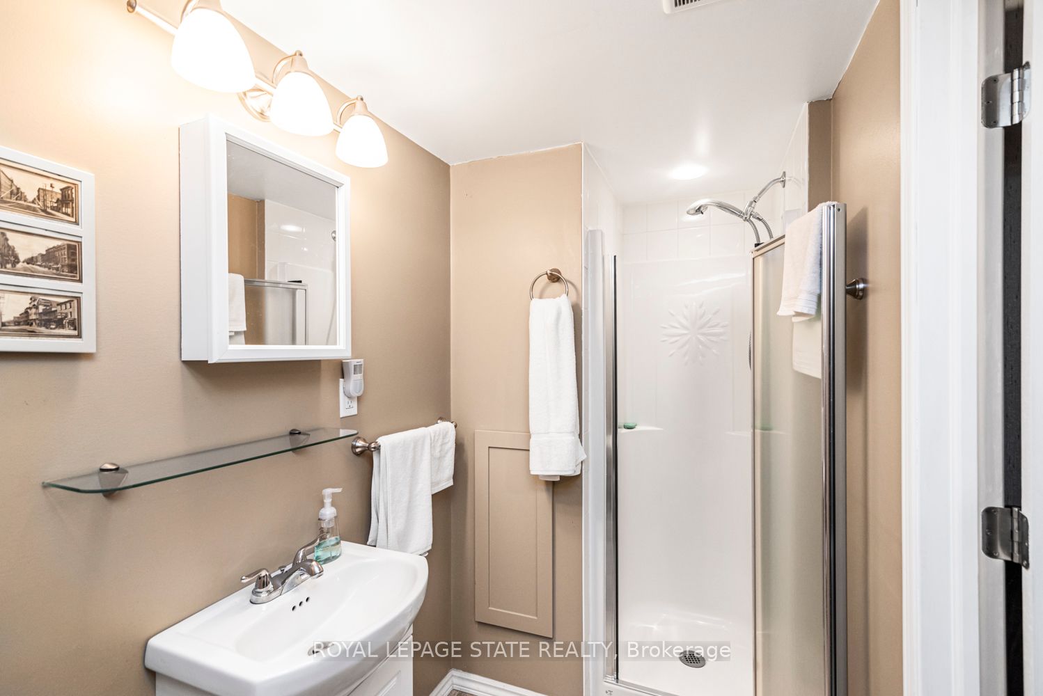 321 East 15th Street Property Photo 23