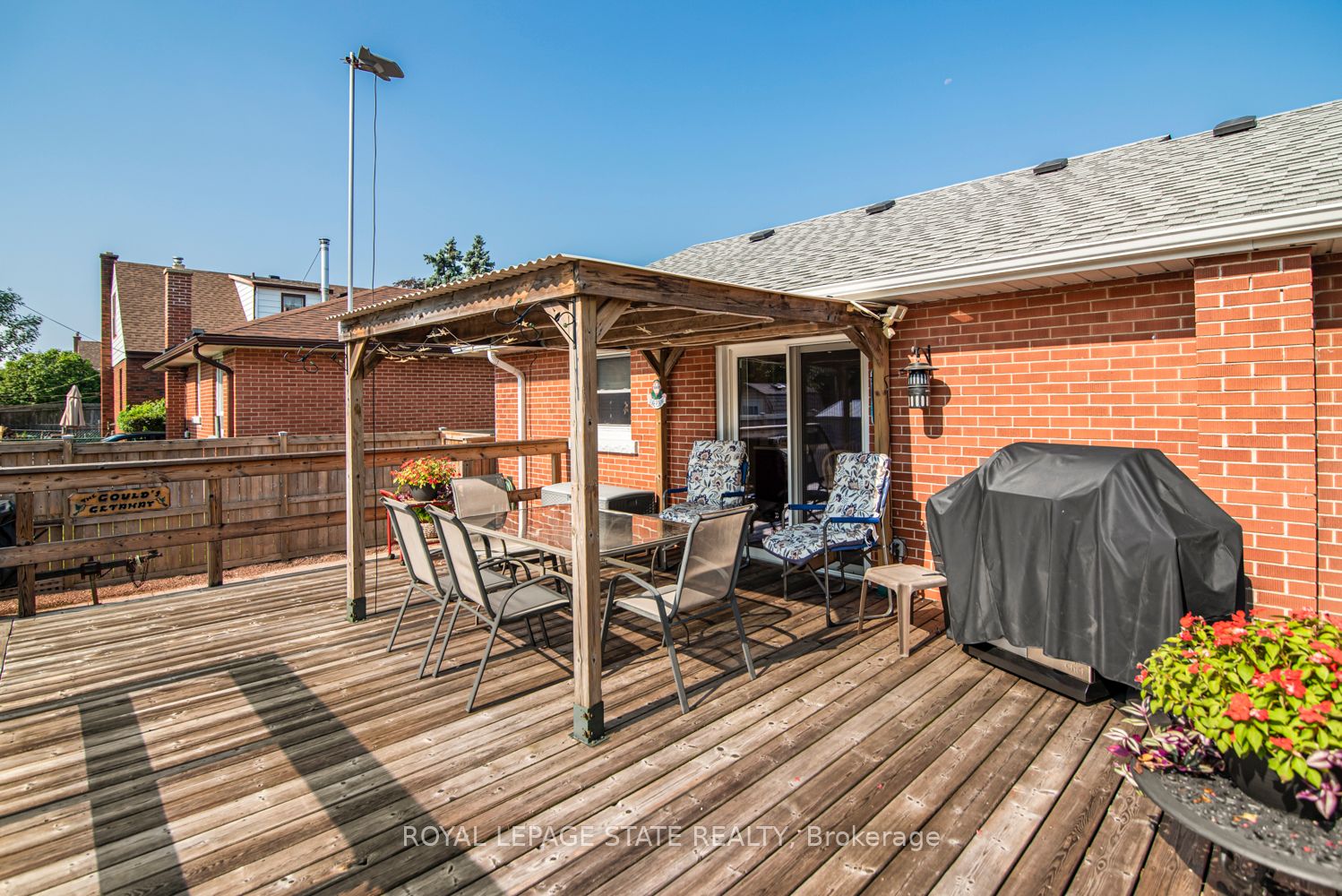 321 East 15th Street Property Photo 31