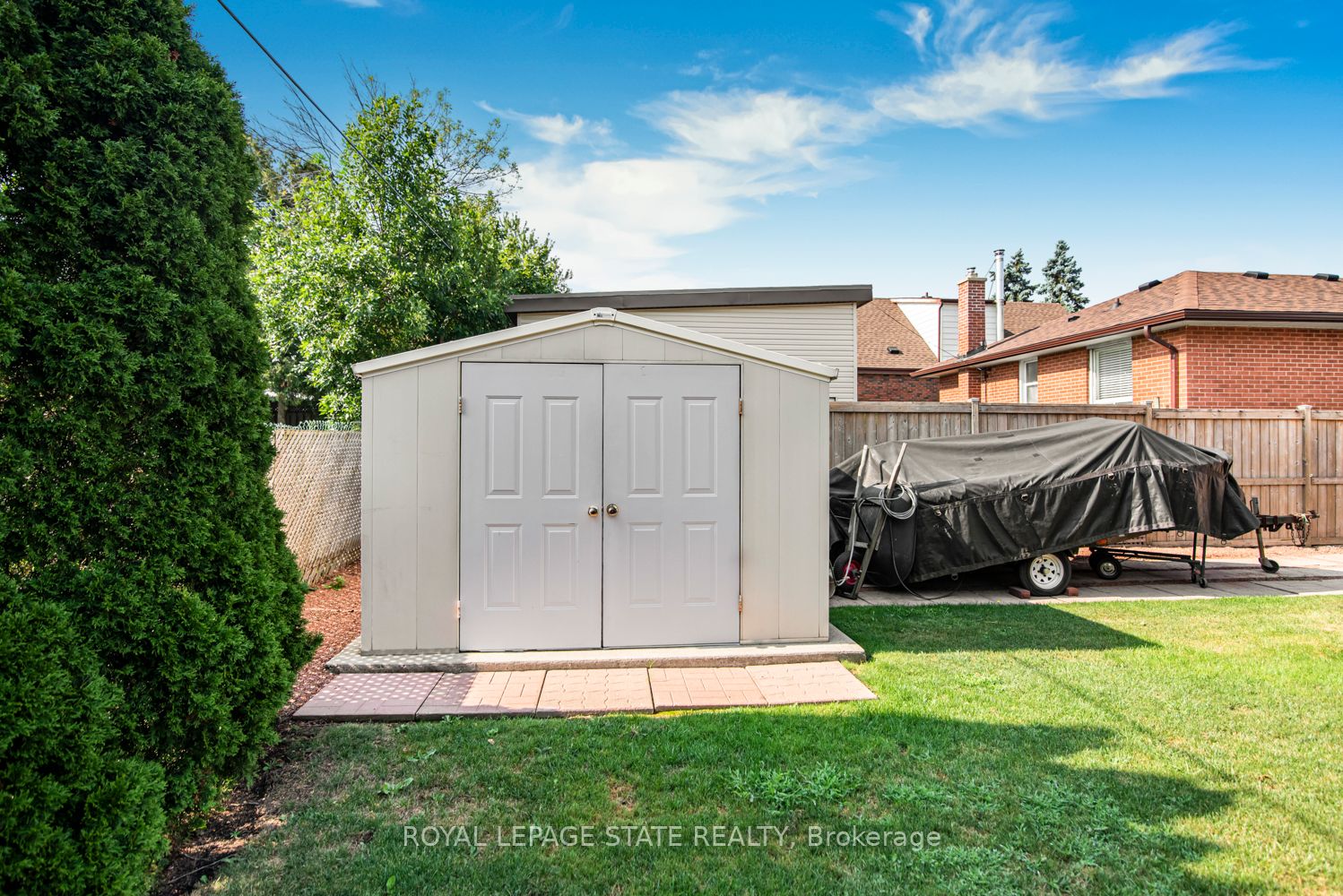 321 East 15th Street Property Photo 34