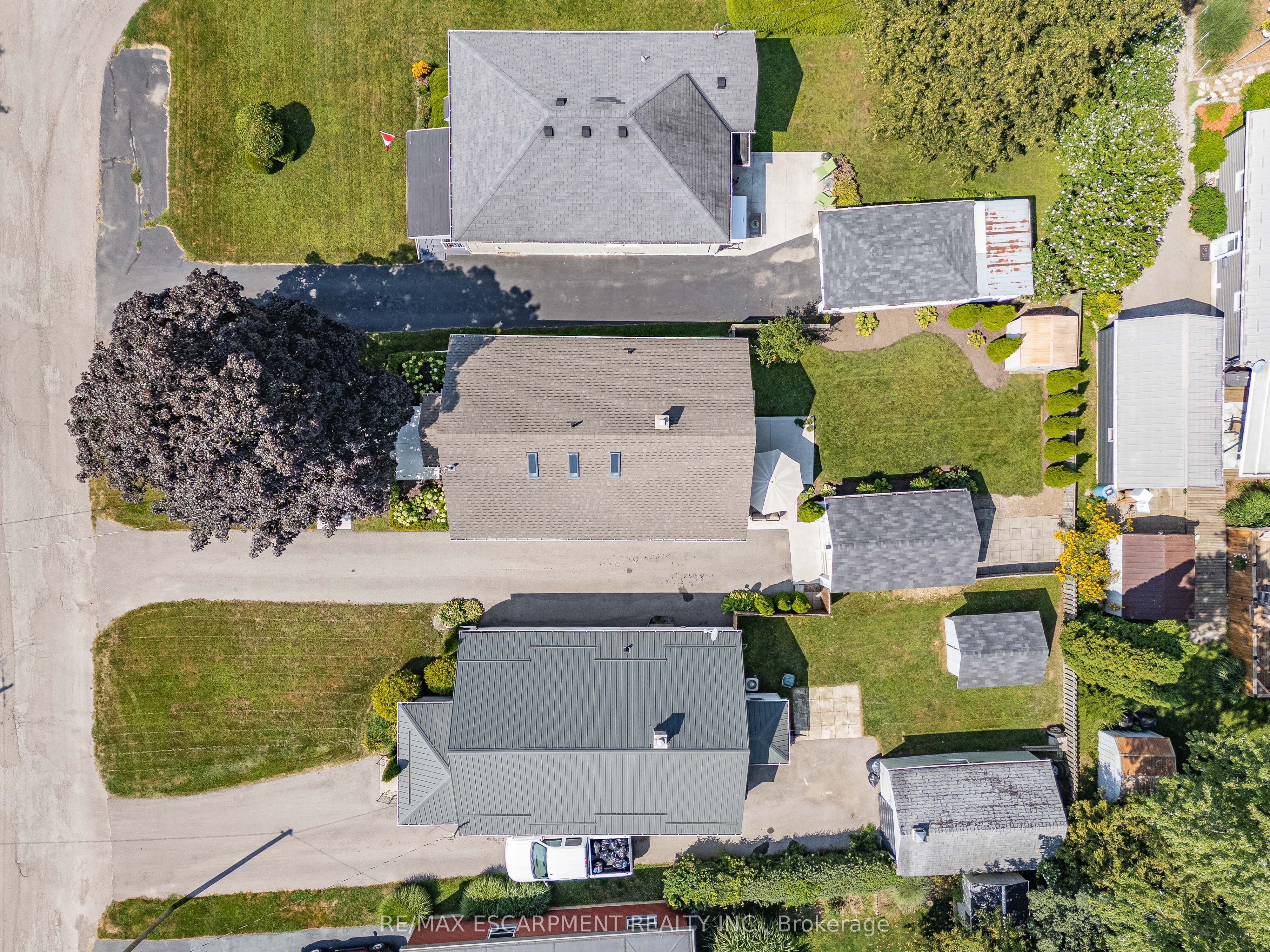 17 Davis Street W Property Photo 35