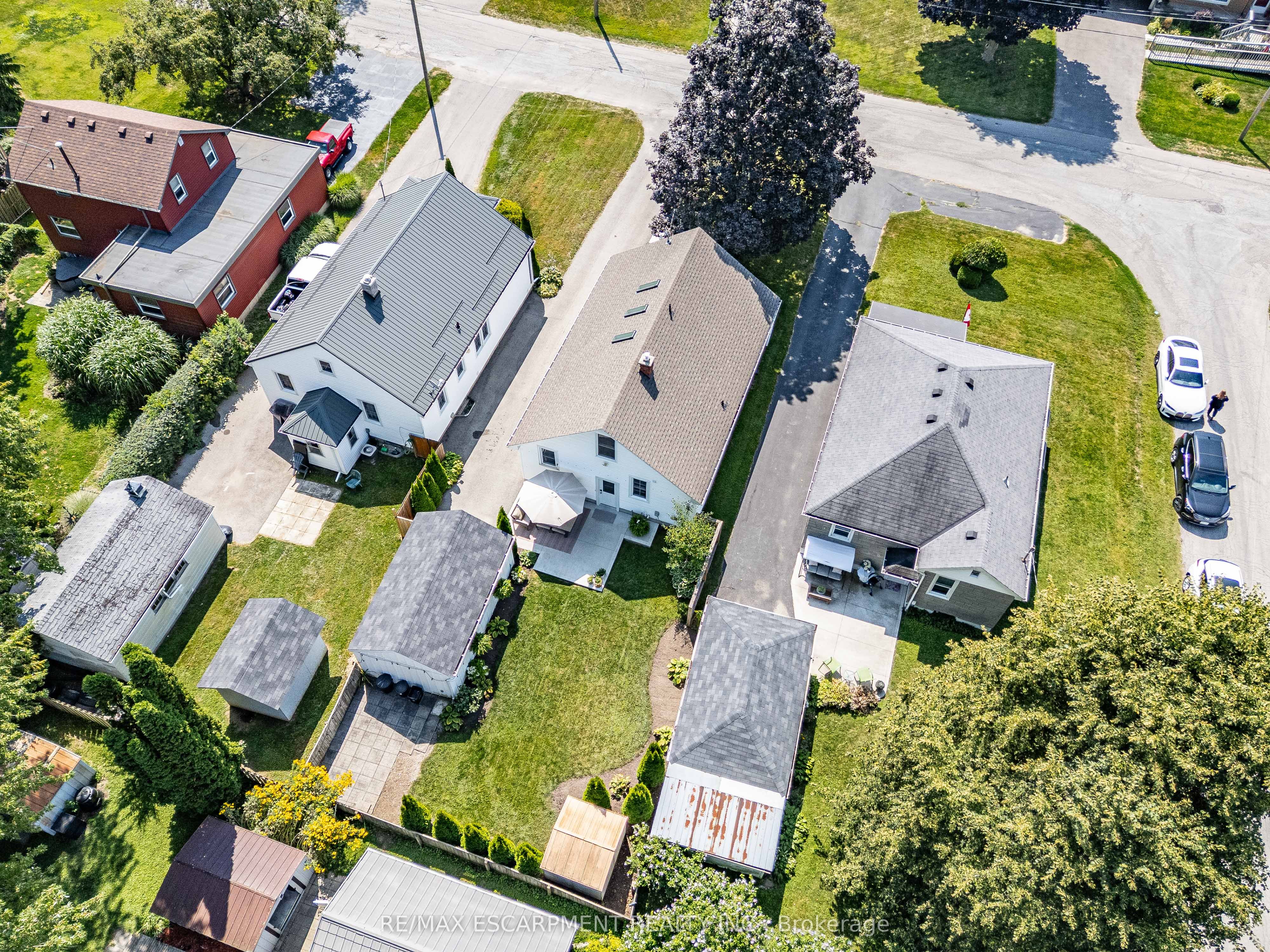 17 Davis Street W Property Photo 36