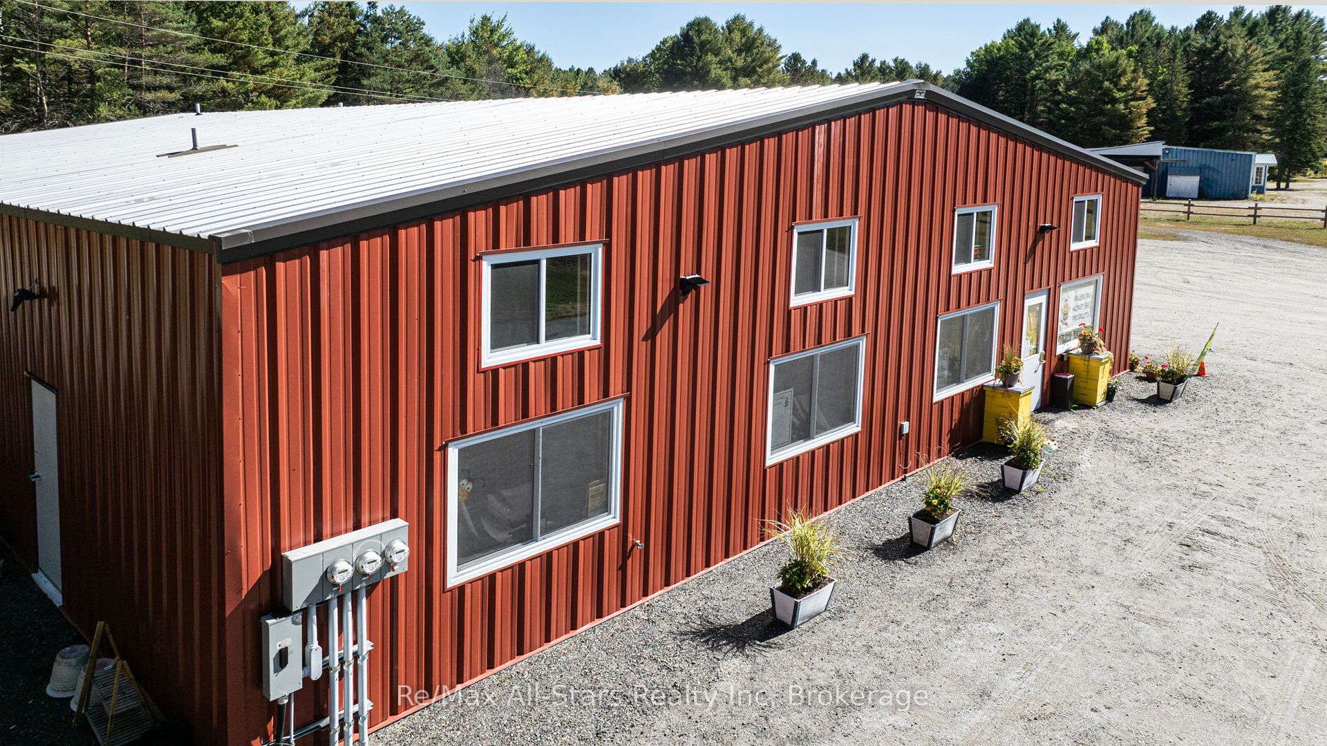 25754 35 Highway Property Photo 1