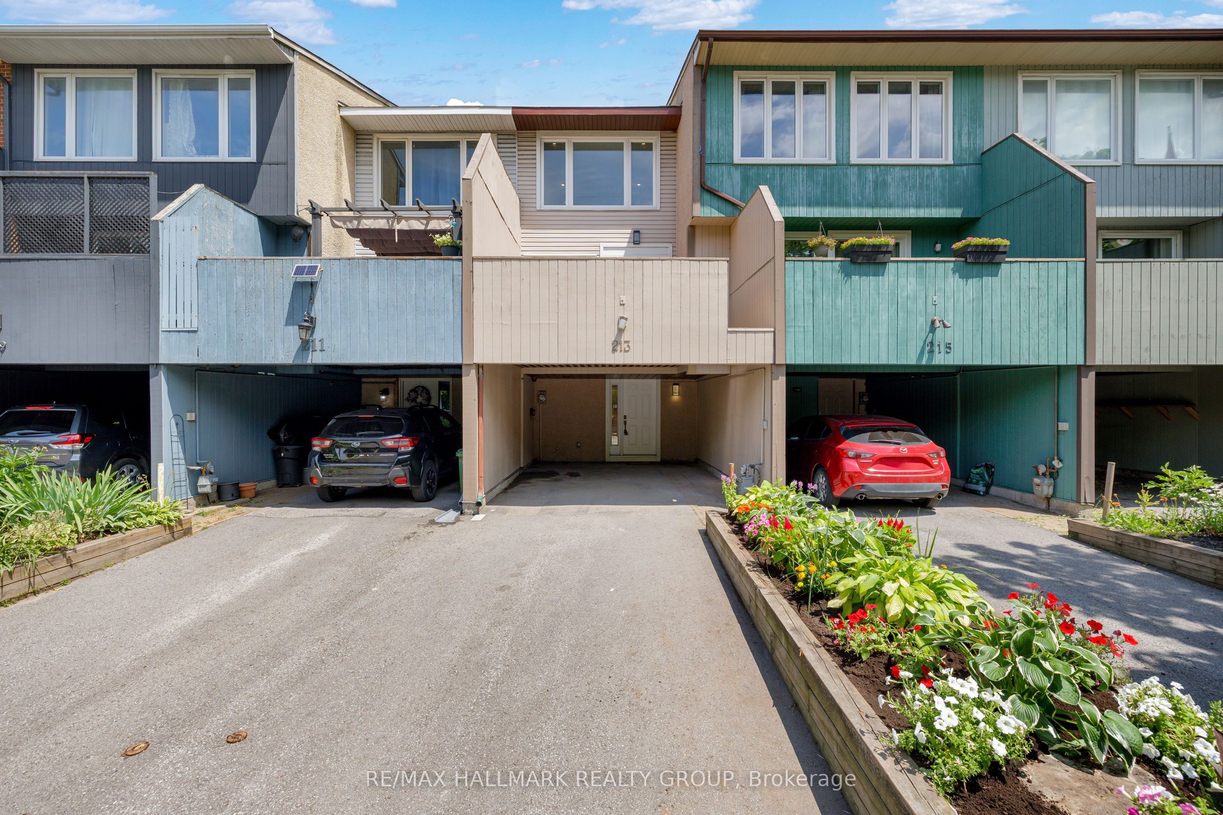 213 Booth St