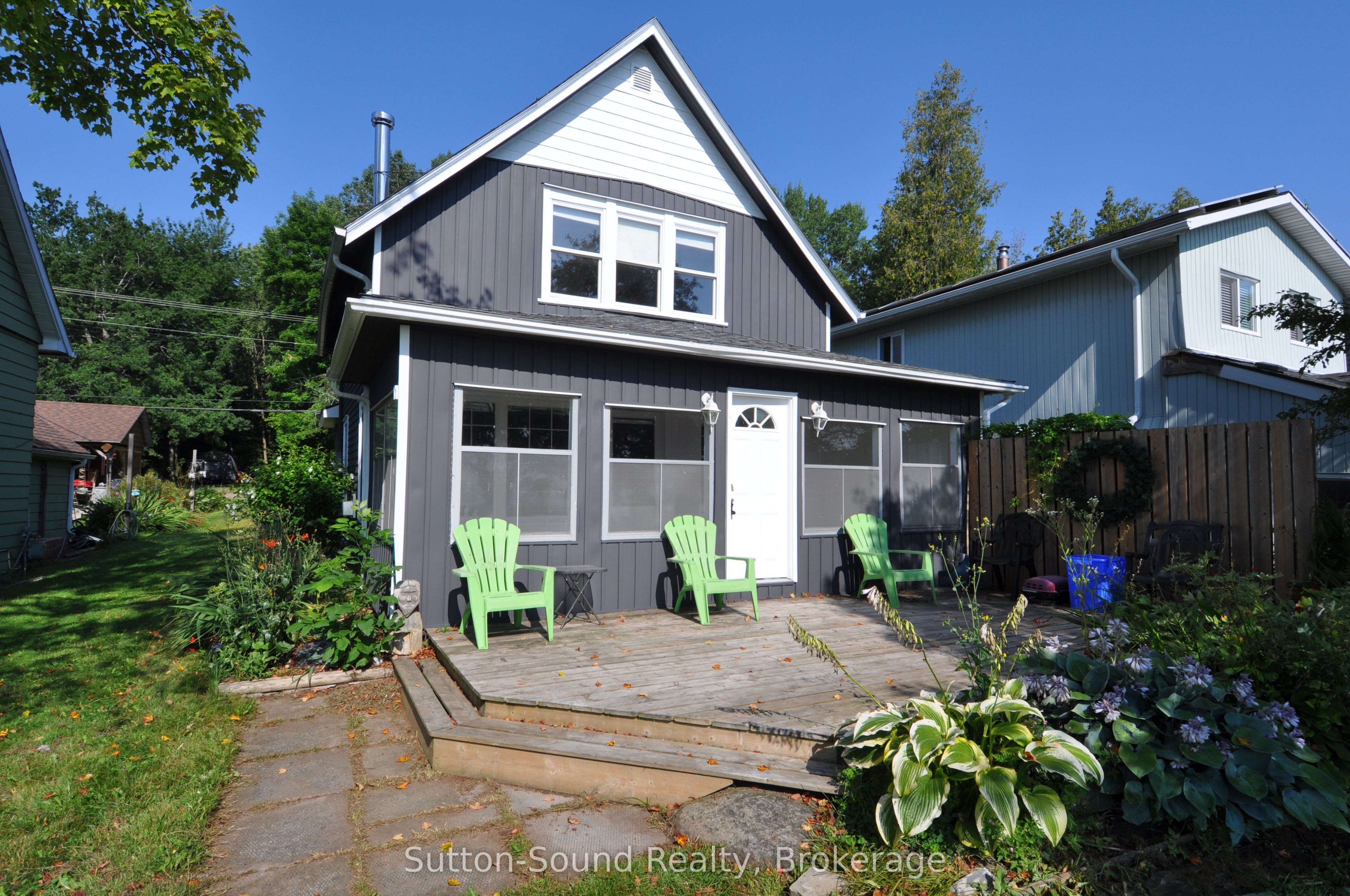 166 Old Beach Dr Property Photo 1