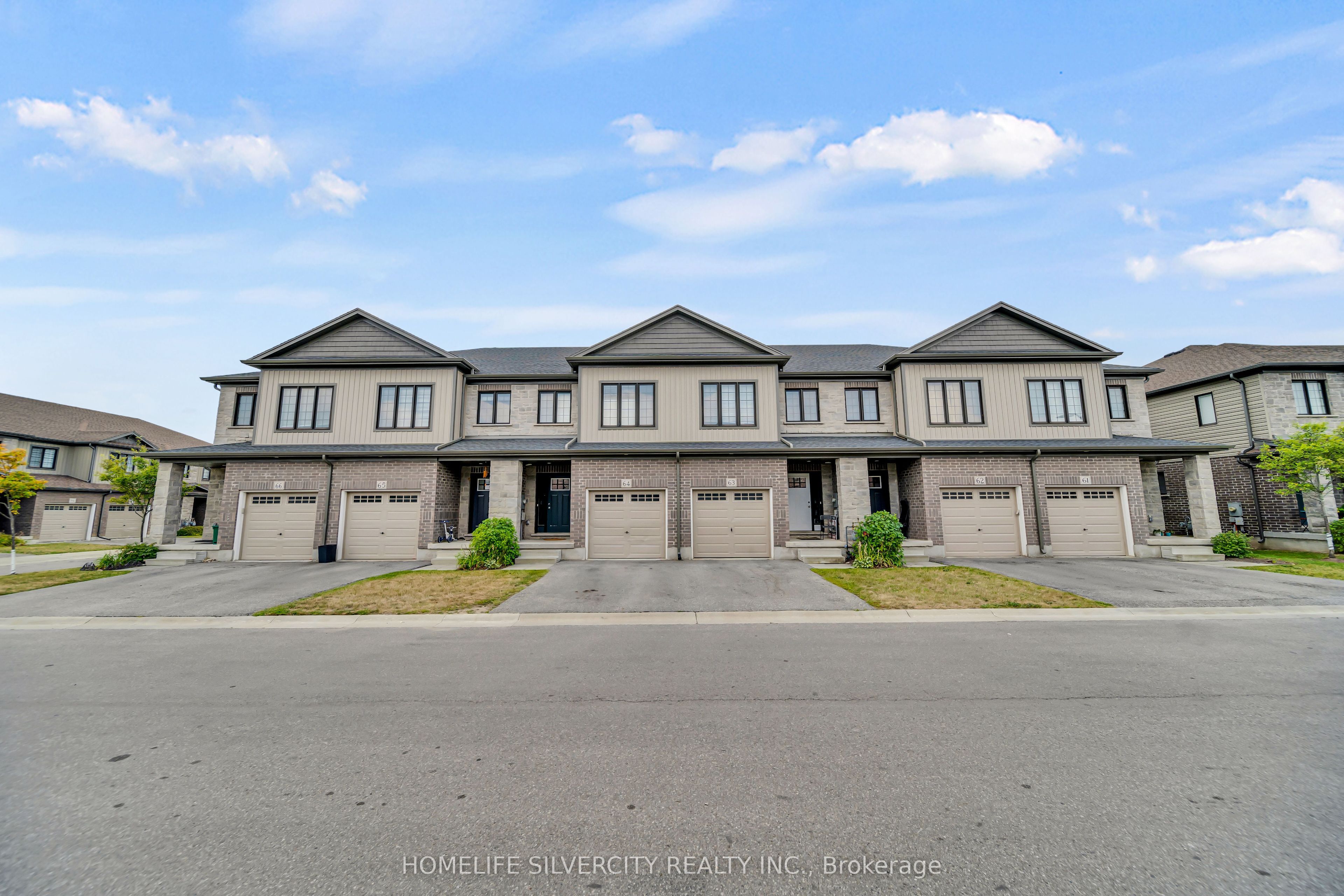 135 Hardcastle Dr Property Photo 1