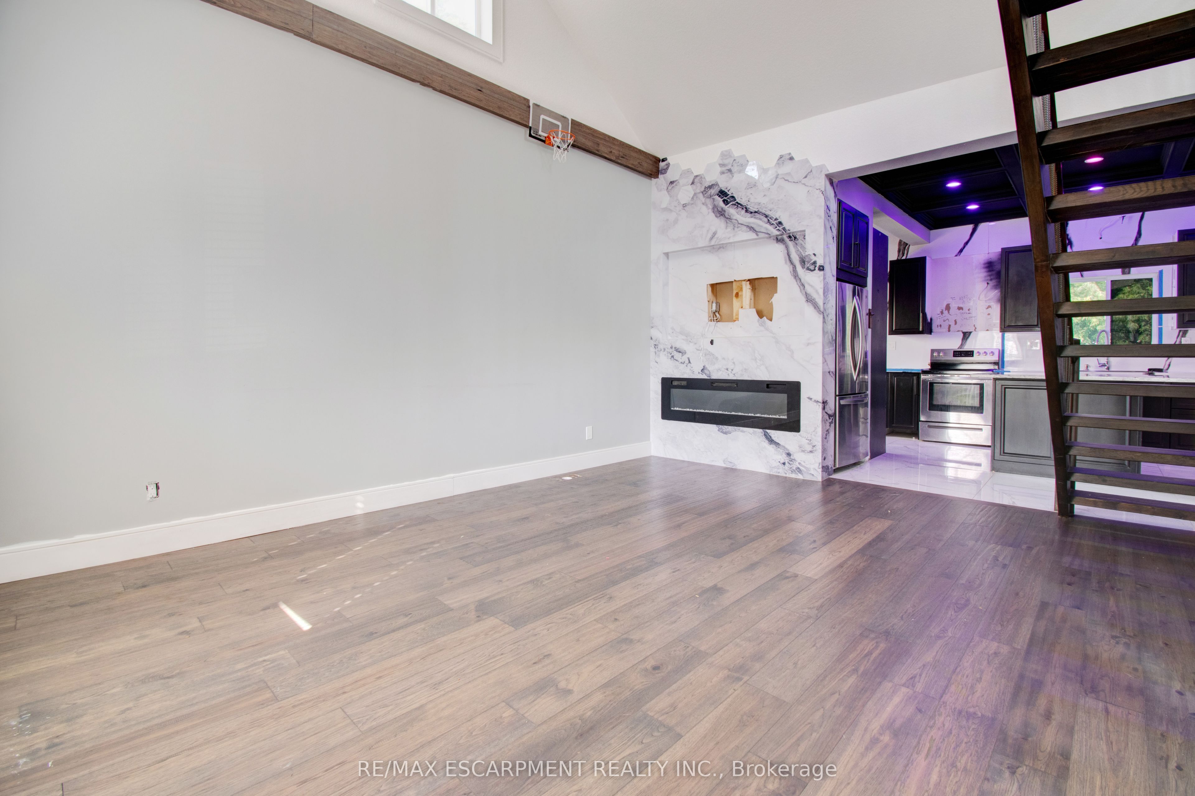 85 East 37th Street Property Photo 3