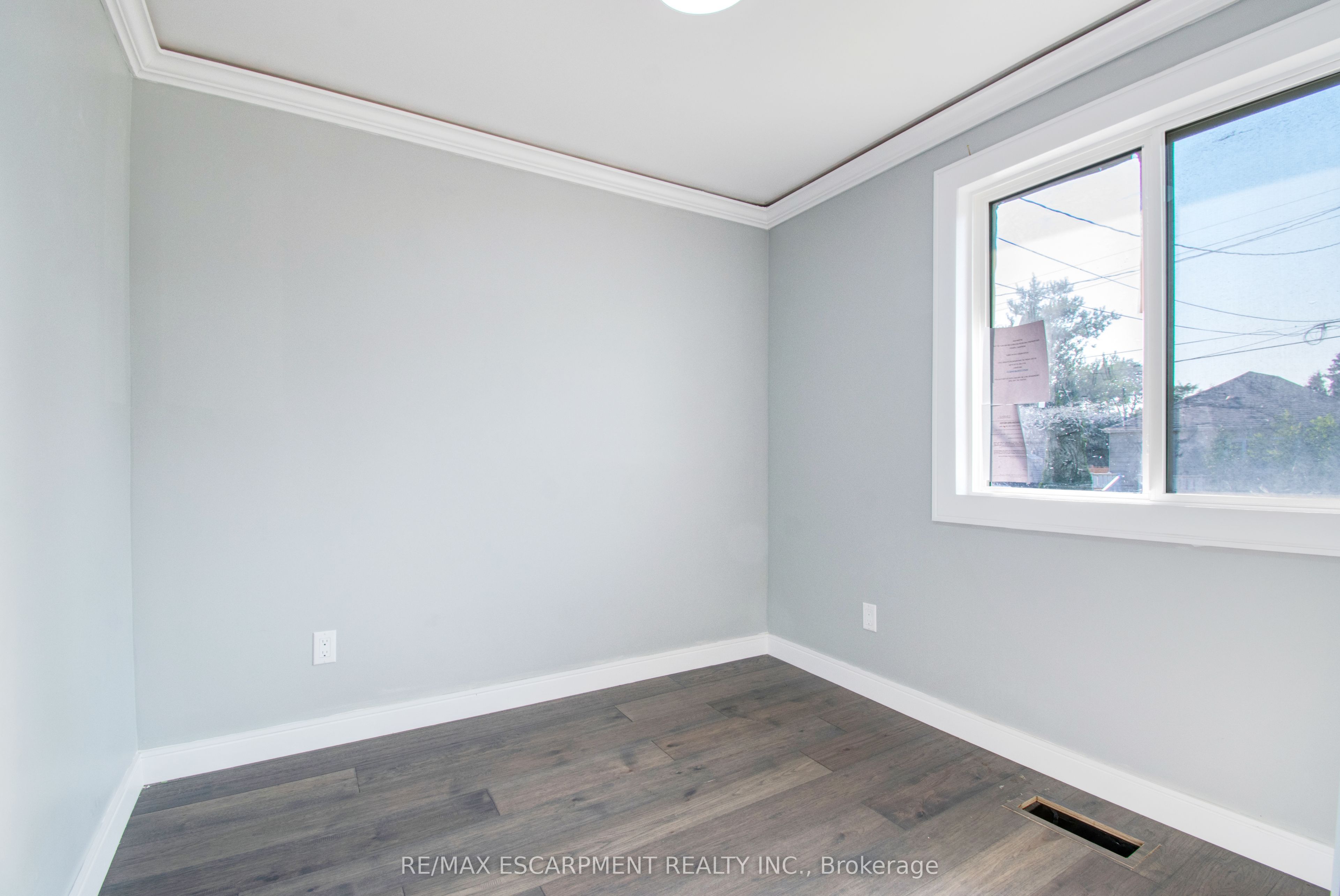 85 East 37th Street Property Photo 9