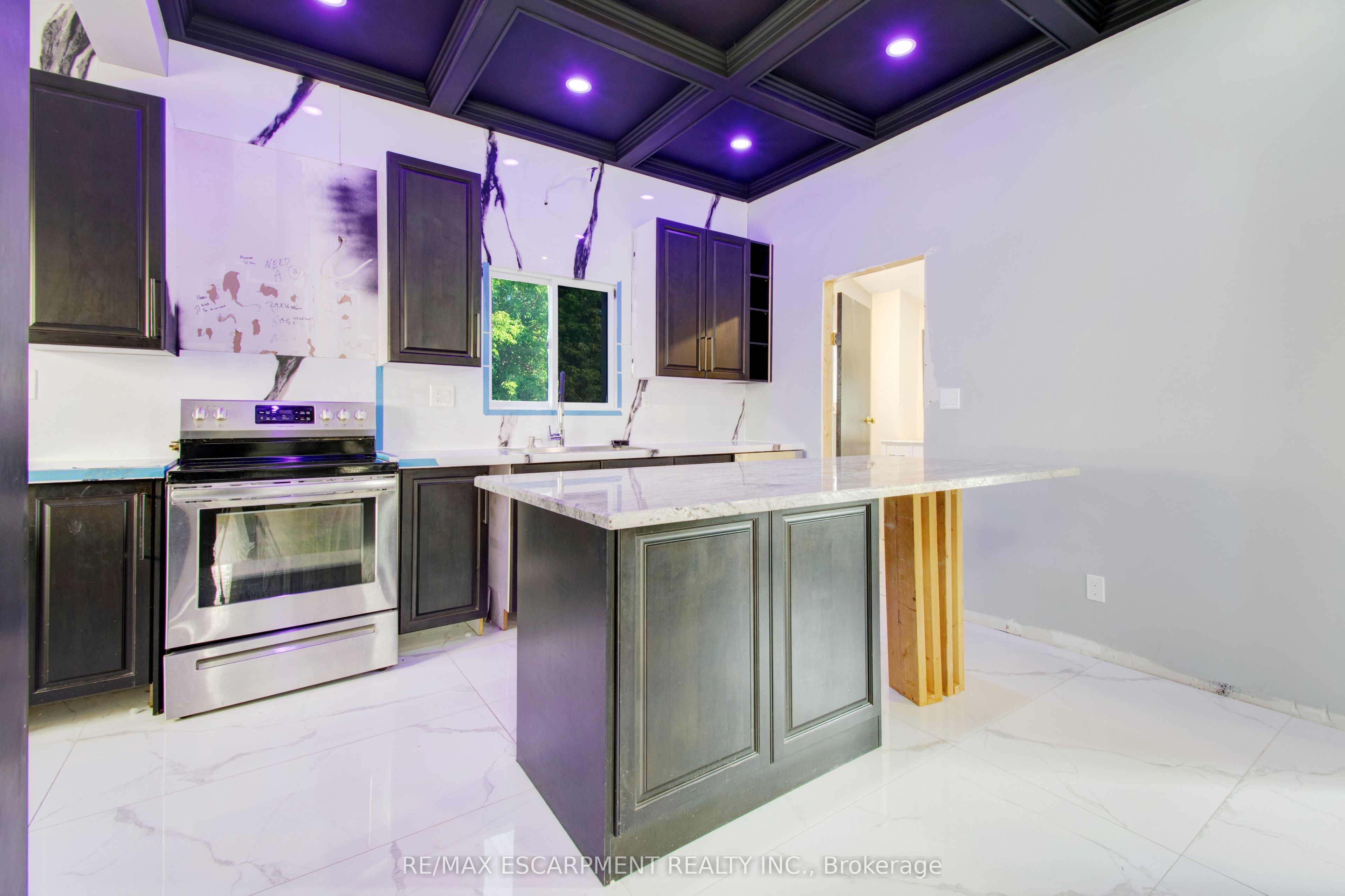 85 East 37th Street Property Photo 13