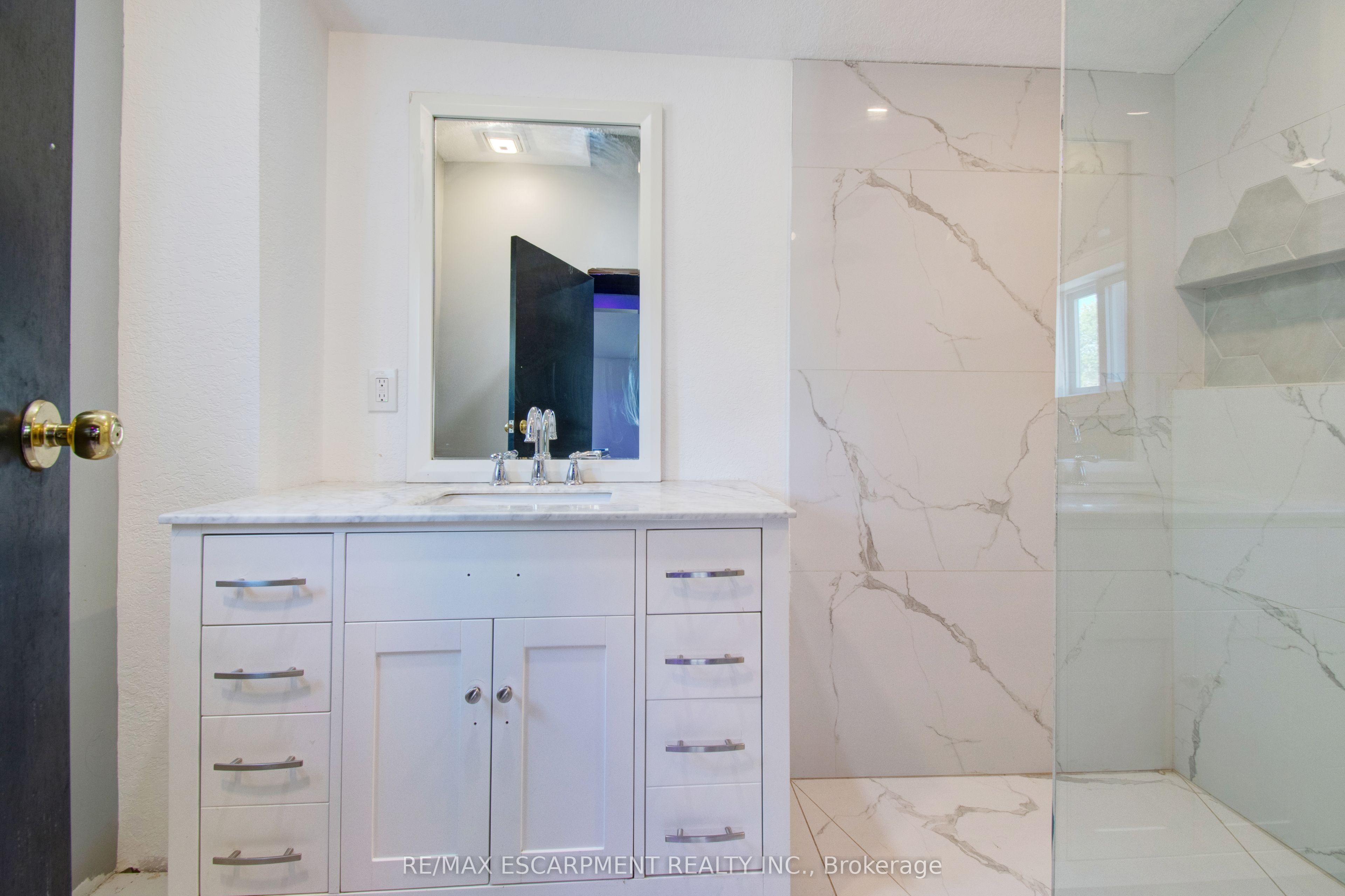 85 East 37th Street Property Photo 25