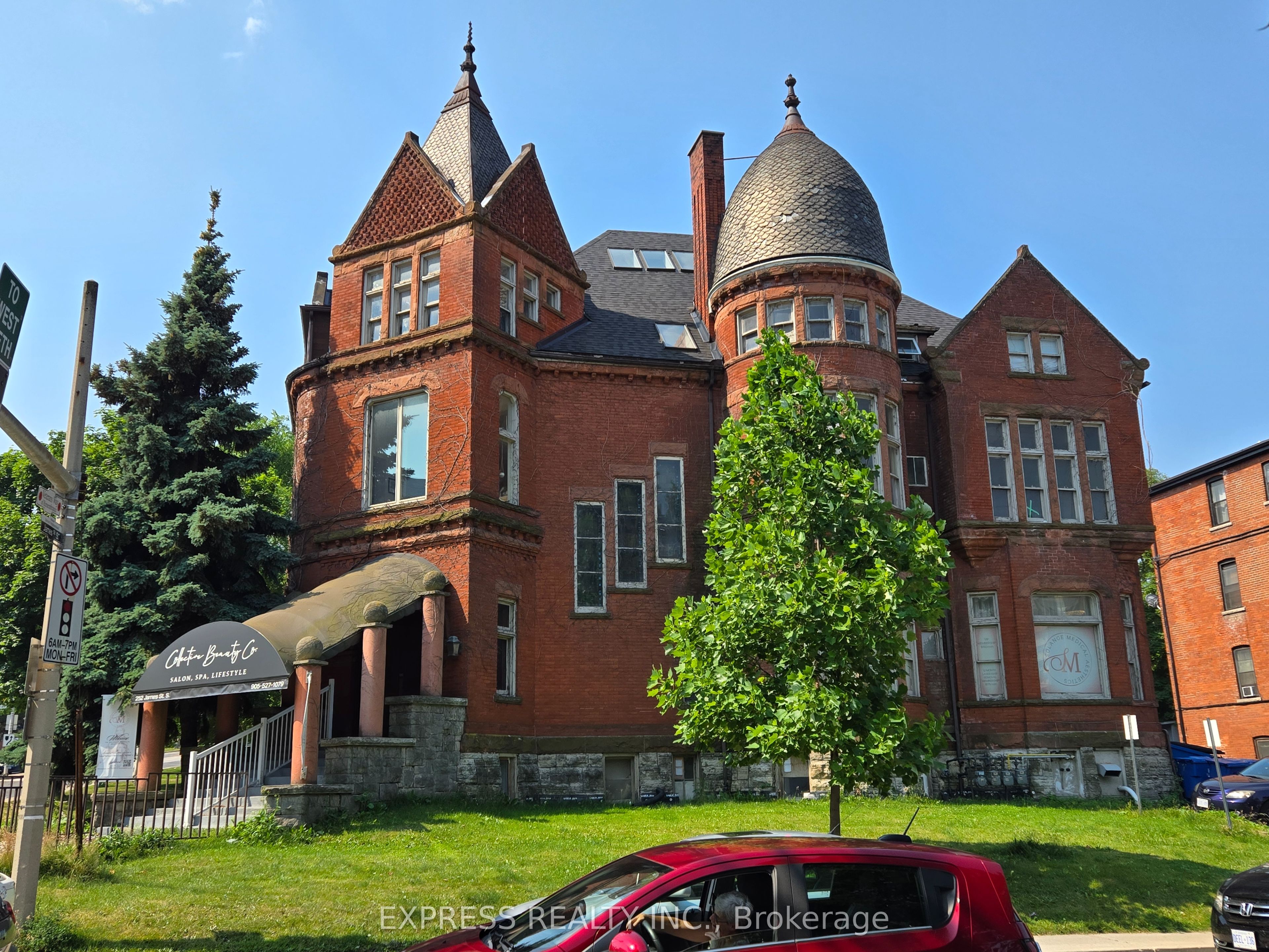 252 James Street S 4 Property Photo 2