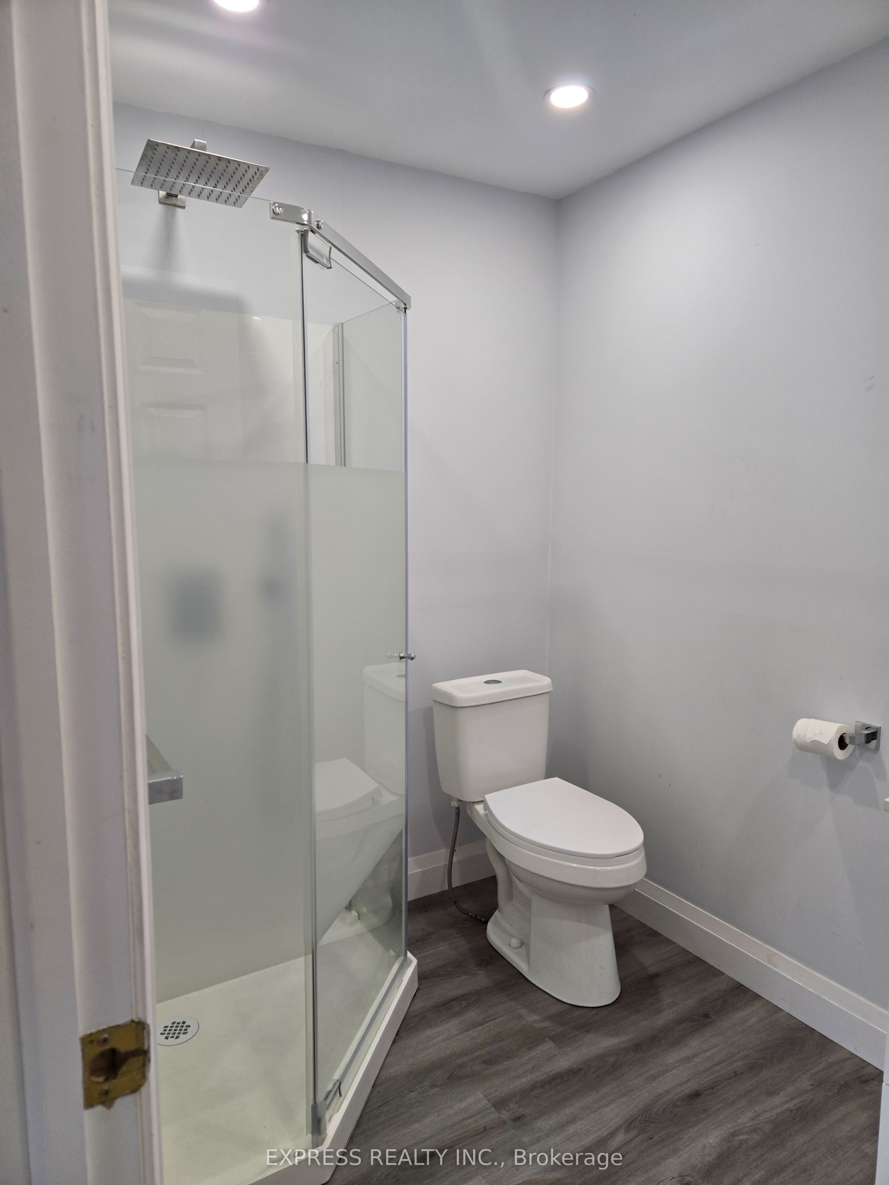 252 James Street S 4 Property Photo 4