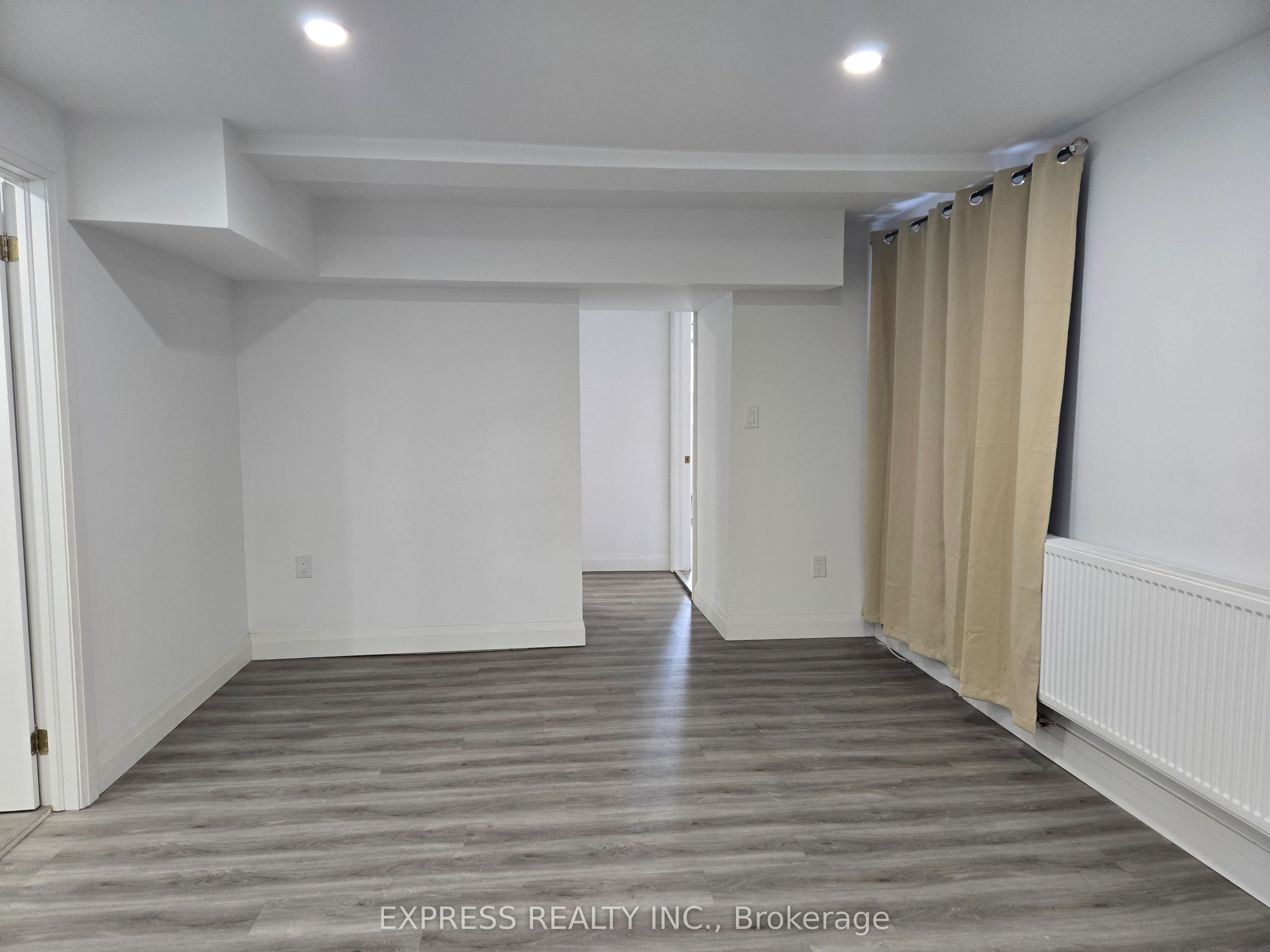 252 James Street S 4 Property Photo 8