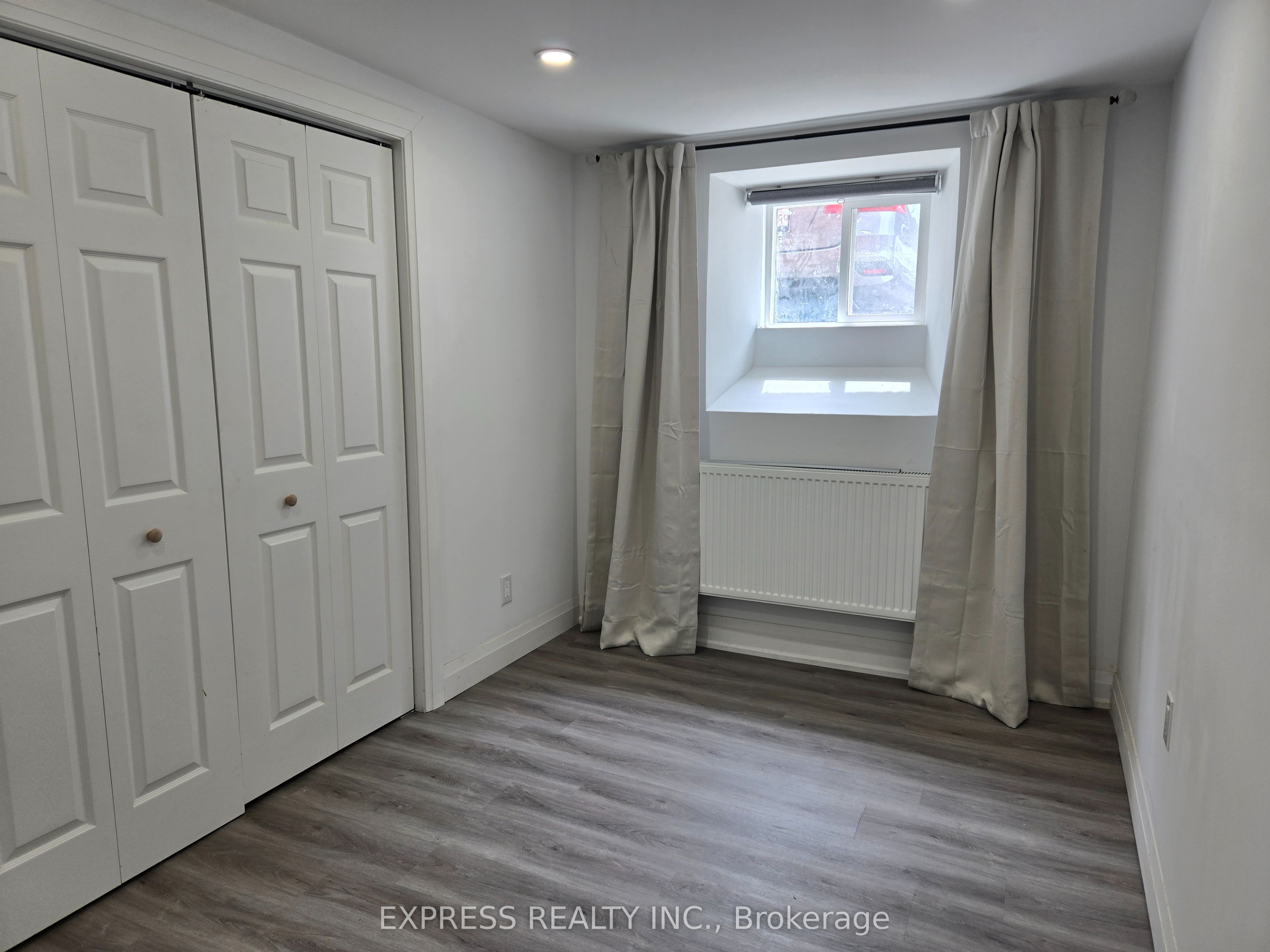 252 James Street S 4 Property Photo 10