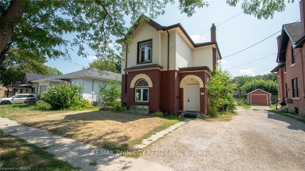 215 NELSON Street Property Photo 1