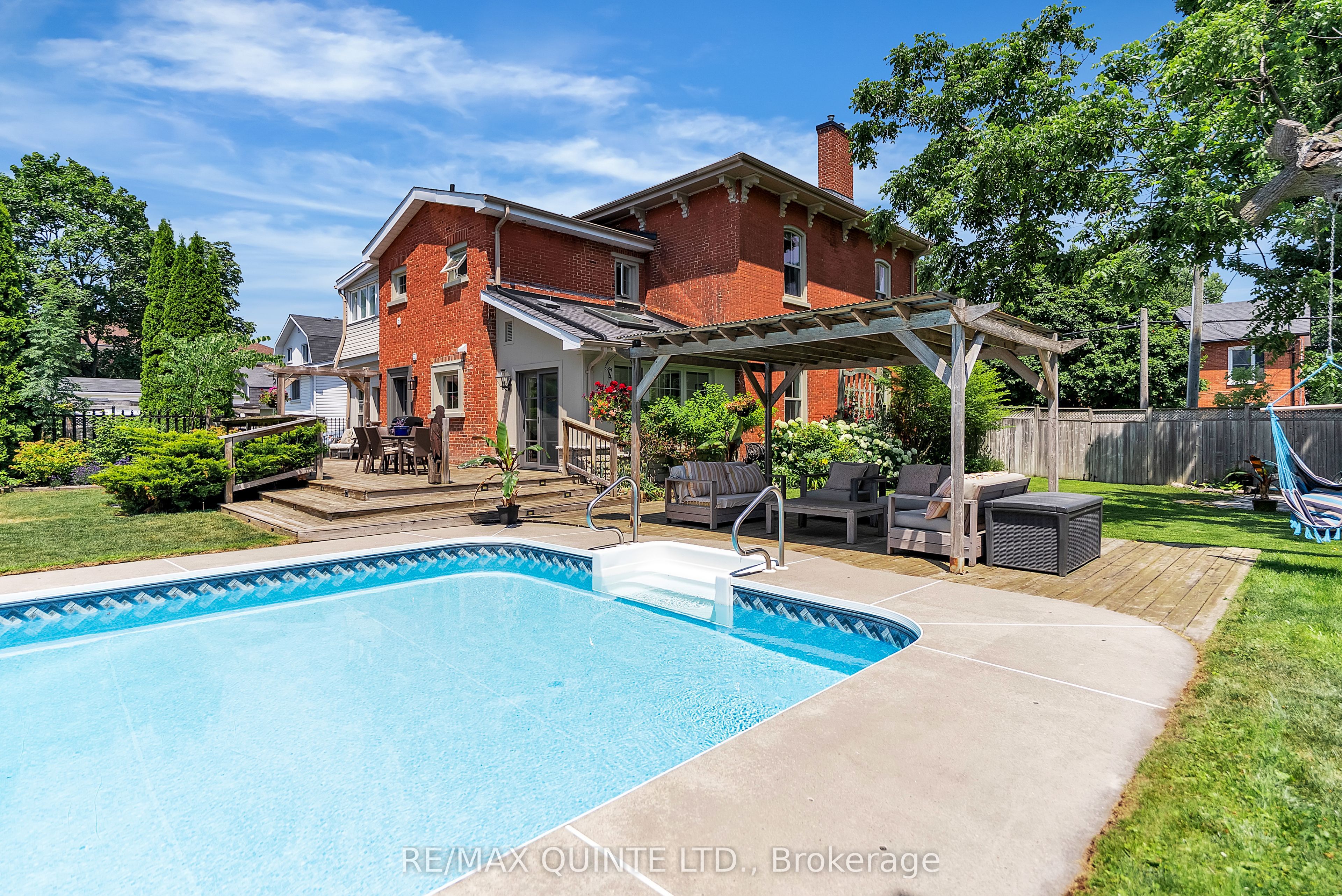 246 Charles Street Property Photo 33