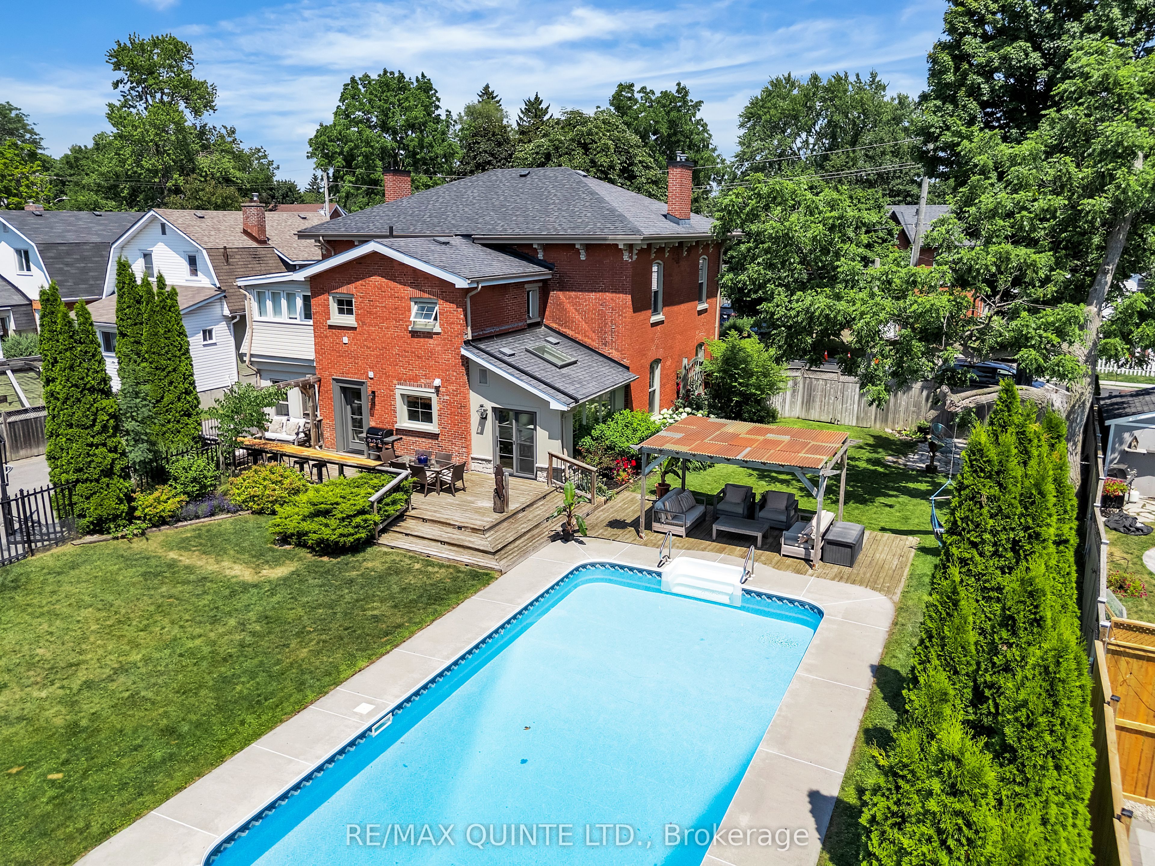 246 Charles Street Property Photo 40