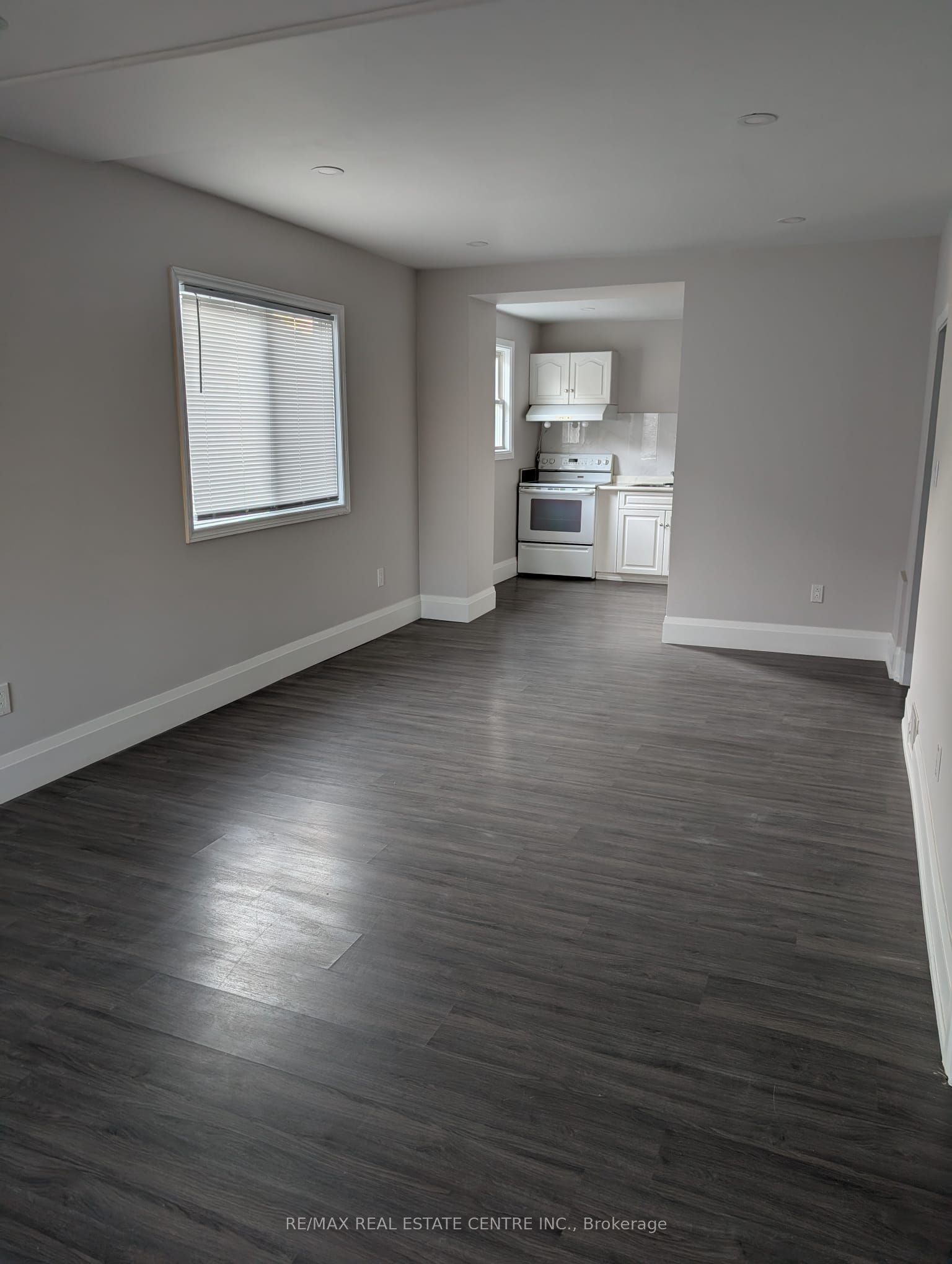 5145 Kitchener Street Property Photo 1