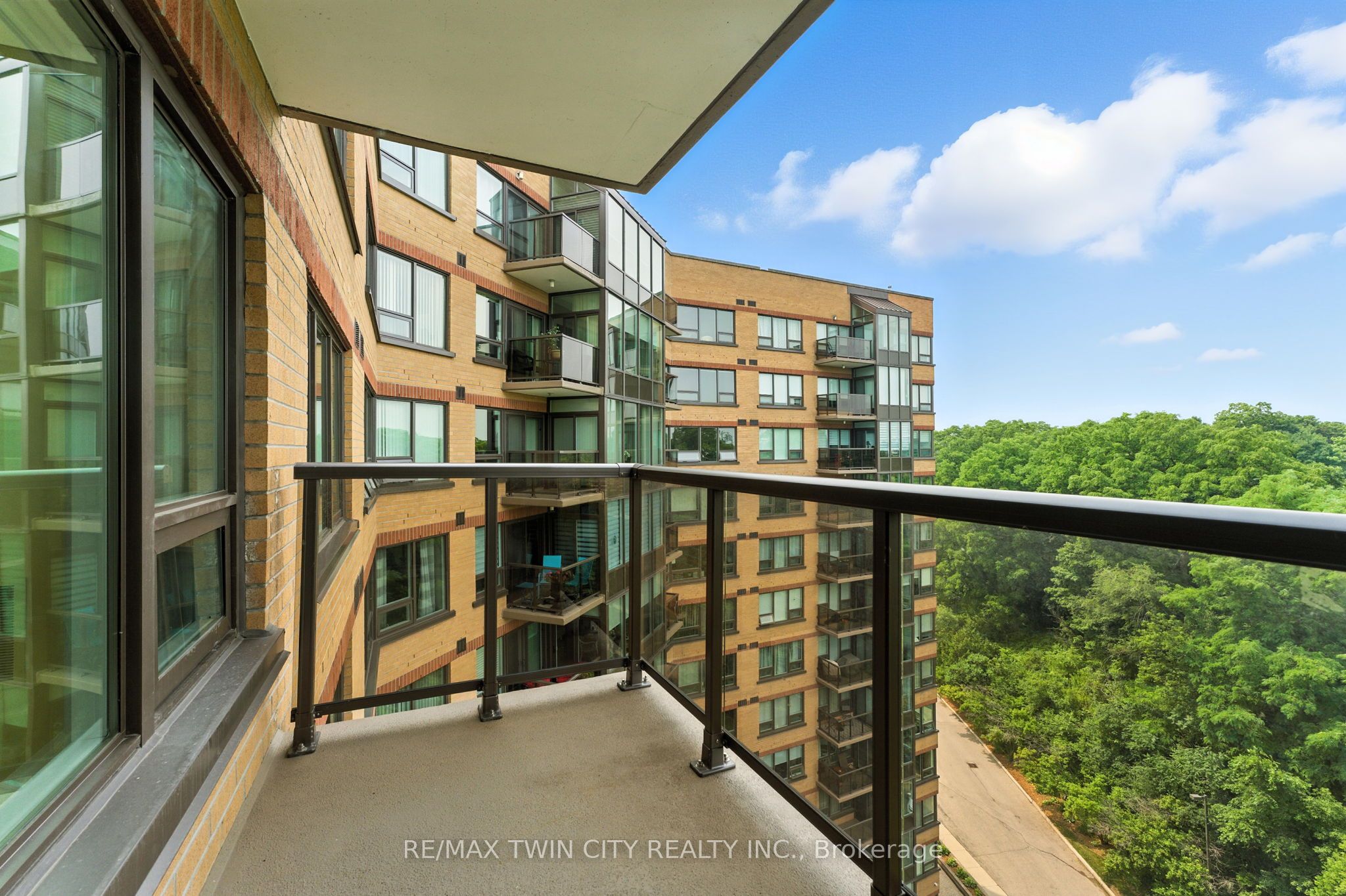 237 King Street W 1104 Property Photo 12