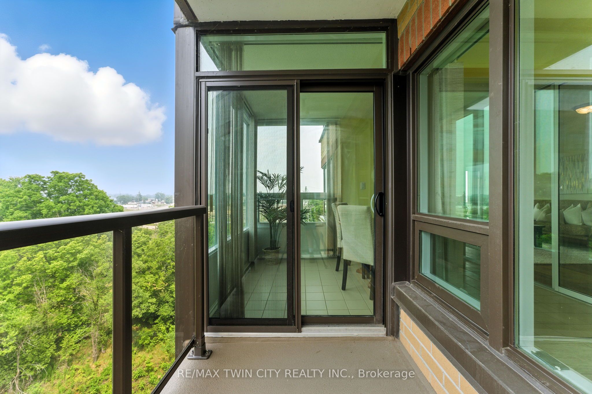 237 King Street W 1104 Property Photo 13