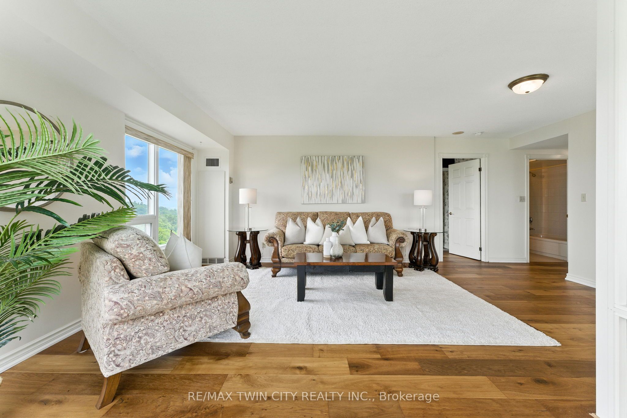 237 King Street W 1104 Property Photo 14