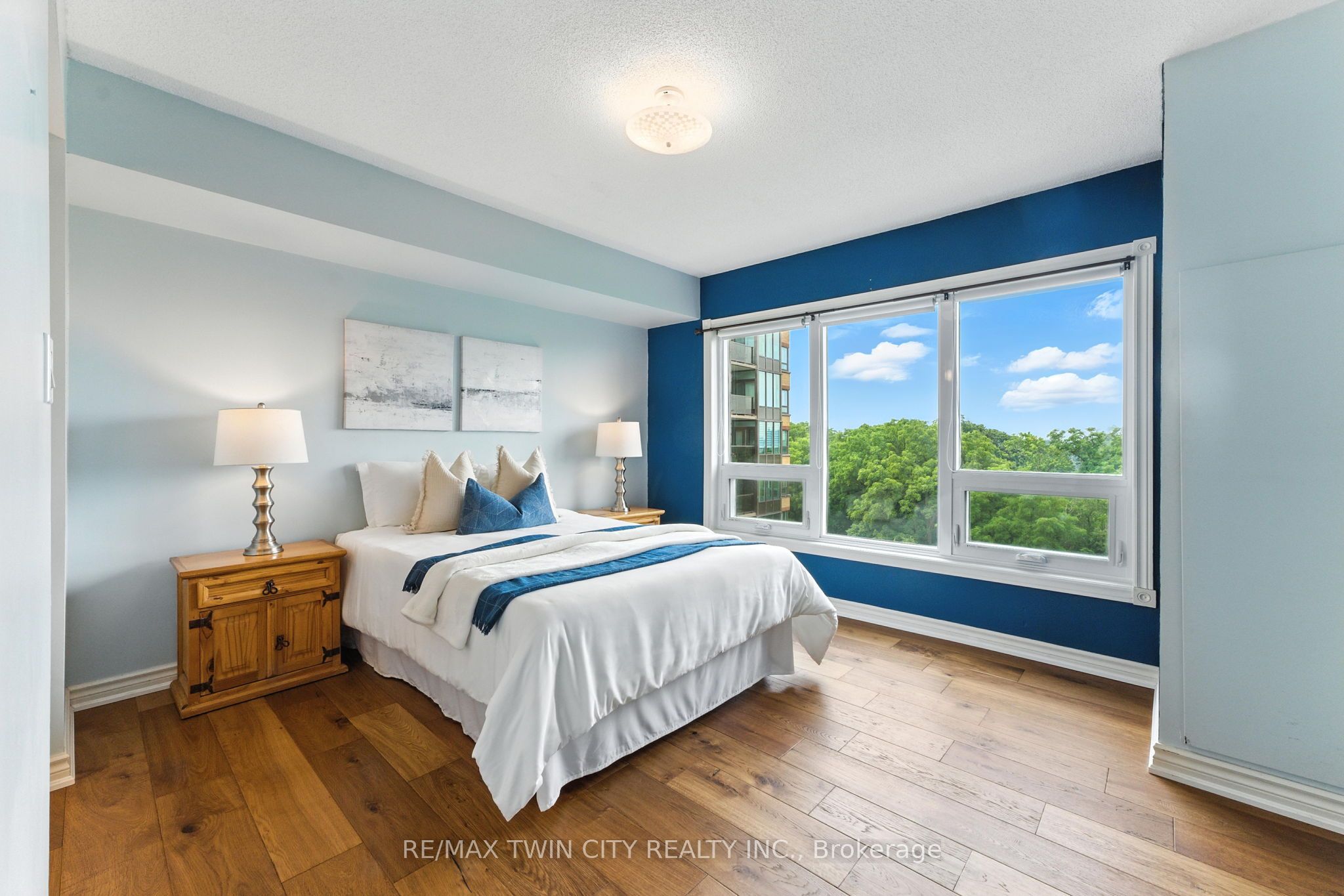 237 King Street W 1104 Property Photo 19