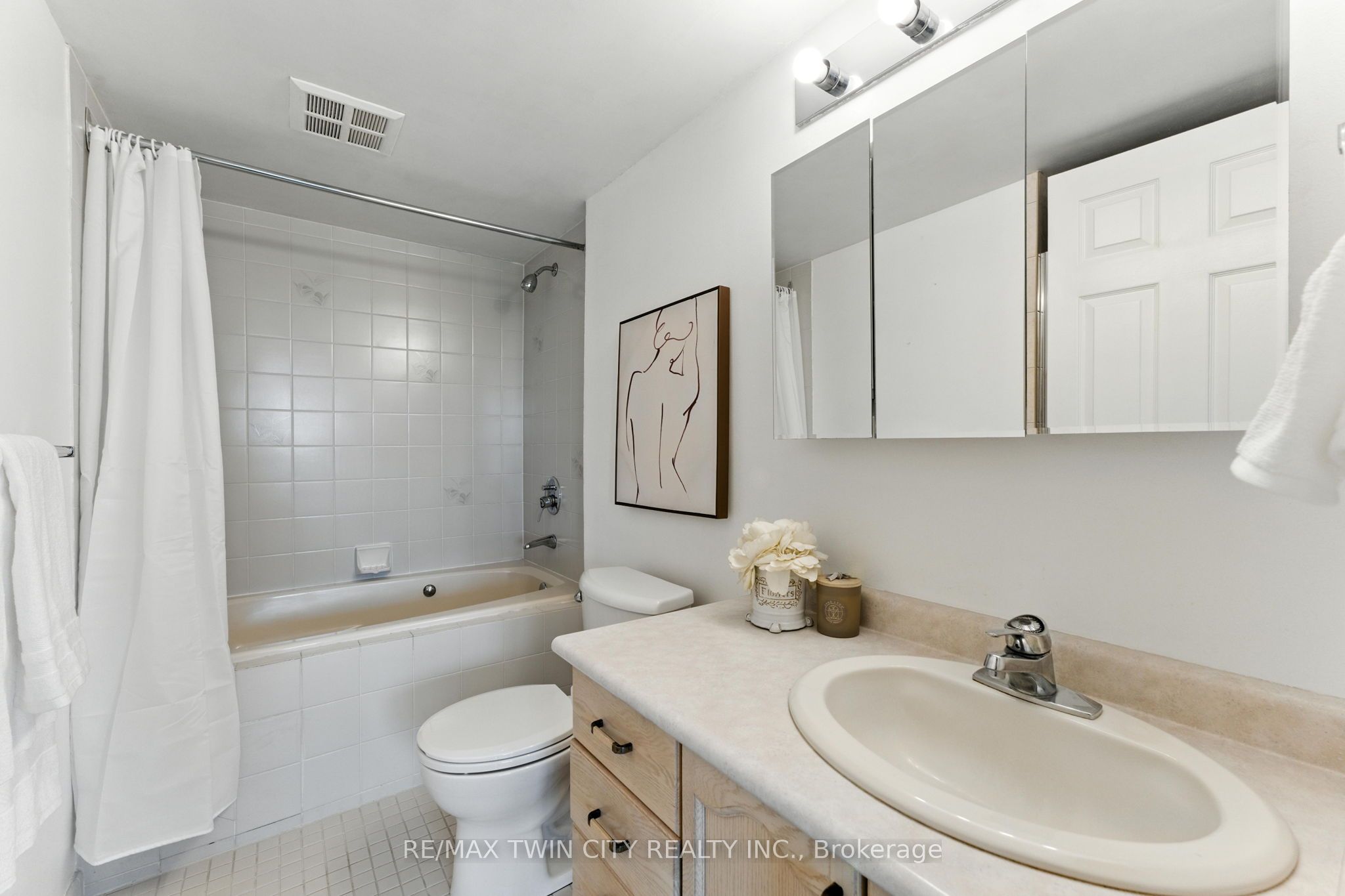 237 King Street W 1104 Property Photo 21